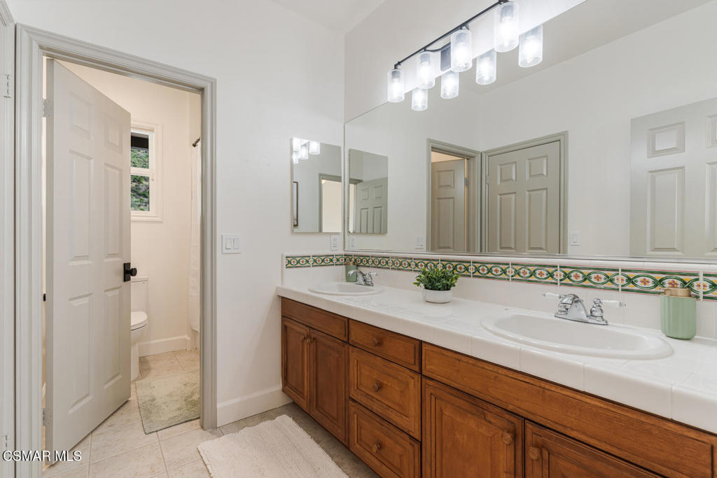 Simi Valley, California, 93065, United States, 4 Bedrooms Bedrooms, ,4 BathroomsBathrooms,Residential,For Sale,1978928