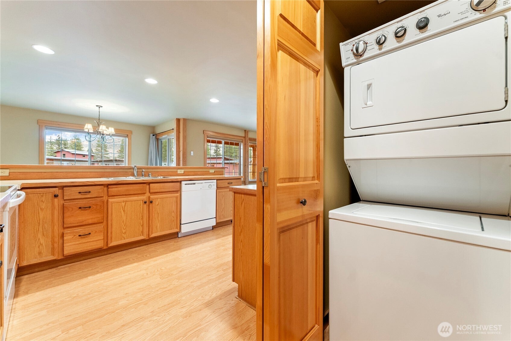 Winthrop, Washington, 98862, United States, 3 Bedrooms Bedrooms, ,3 BathroomsBathrooms,Residential,For Sale,1997412