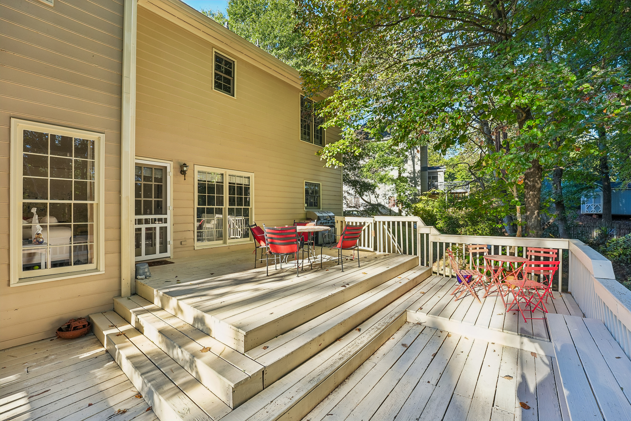  Beautiful, Renovated Daylight Basement Home on Exceptional Lot - 物件實景