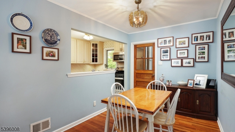 Cranford Twp., New Jersey, 07016, United States, 4 Bedrooms Bedrooms, ,2 BathroomsBathrooms,Residential,For Sale,1989171