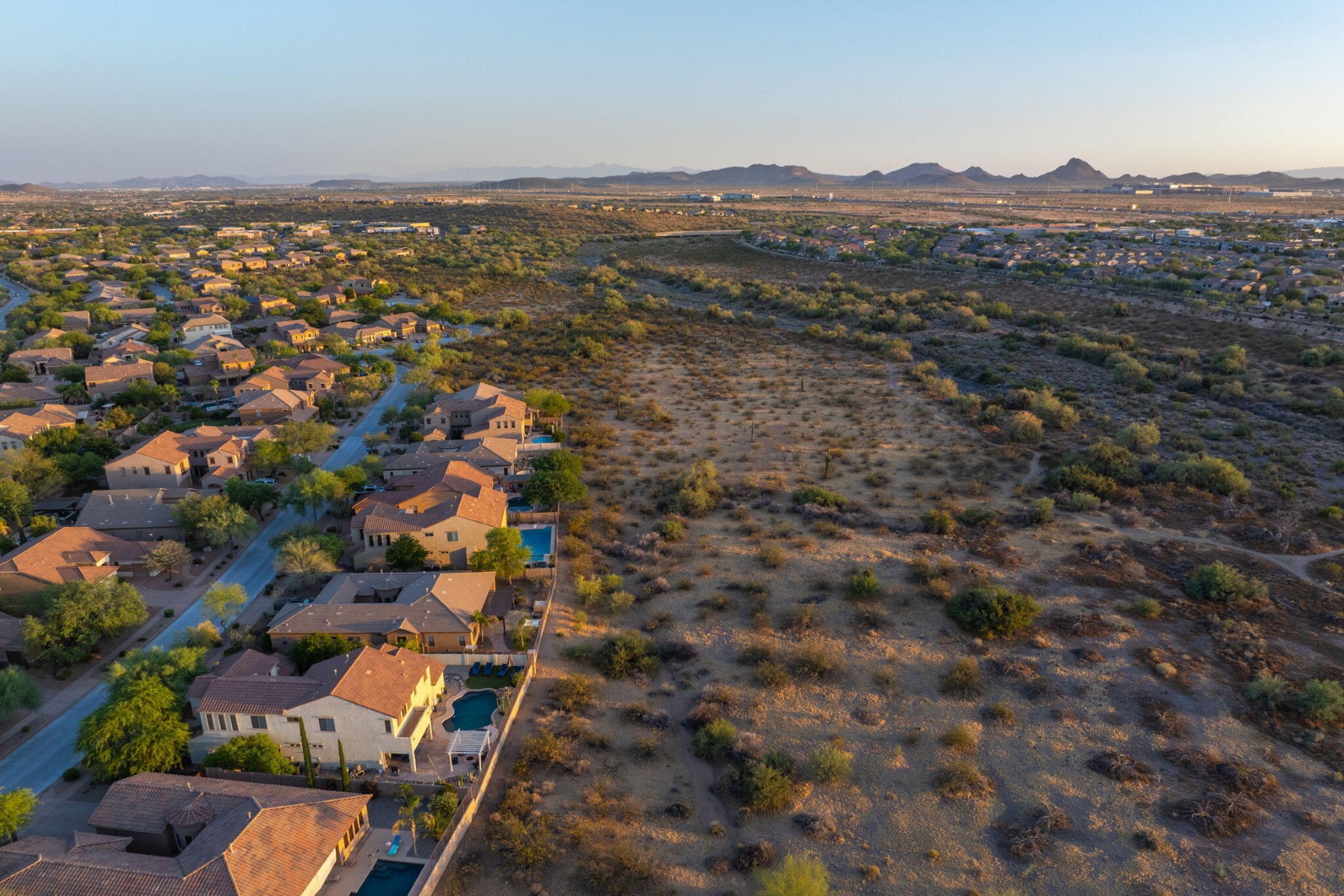  35326 N 27th Lane  Phoenix, AZ - 物件實景