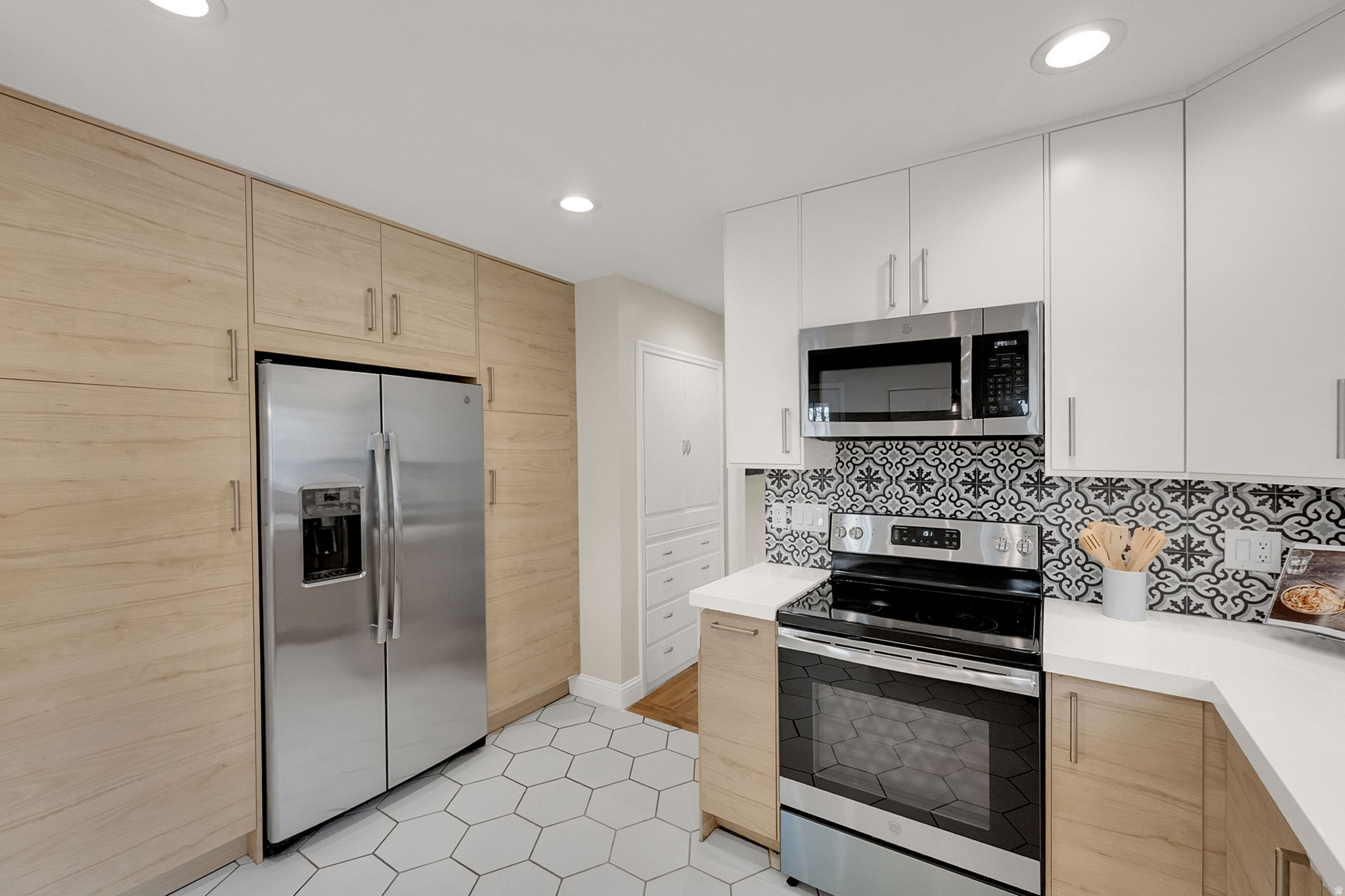 Salt Lake City, Utah, 84108, United States, 4 Bedrooms Bedrooms, ,2 BathroomsBathrooms,Residential,For Sale,1989223