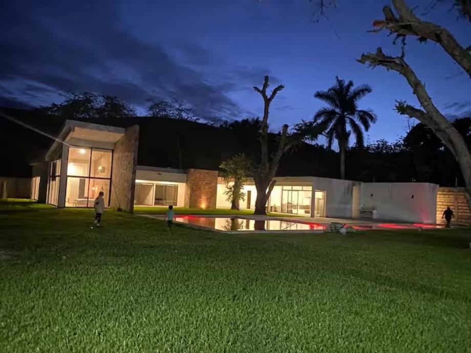 Tlaltizapán de Zapata, Morelos, 62773, Mexico, 4 Bedrooms Bedrooms, ,5 BathroomsBathrooms,Residential,For Sale,1732035