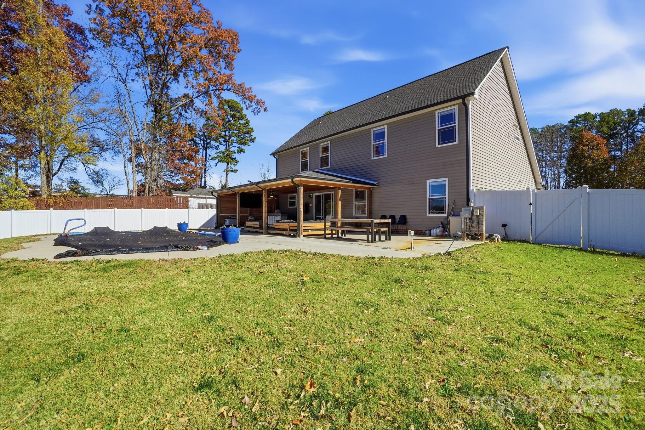 Kannapolis, North Carolina, 28081, United States, 4 Bedrooms Bedrooms, ,3 BathroomsBathrooms,Residential,For Sale,1996978