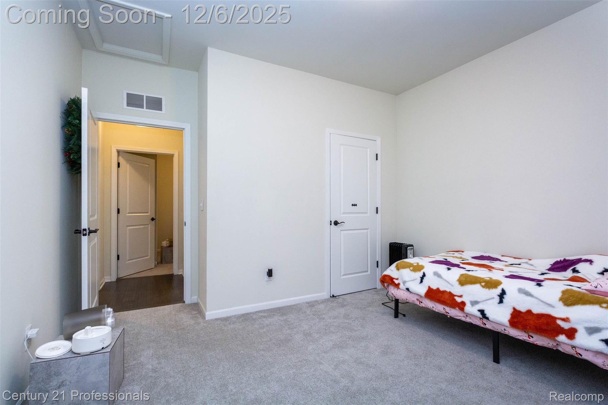 LakeOrion, Michigan, 48360, United States, 4 Bedrooms Bedrooms, ,3 BathroomsBathrooms,Residential,For Sale,2000120