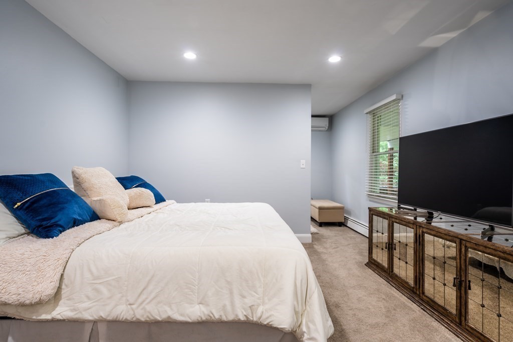 Wrentham, Massachusetts, 02093, United States, 3 Bedrooms Bedrooms, ,5 BathroomsBathrooms,Residential,For Sale,1851924