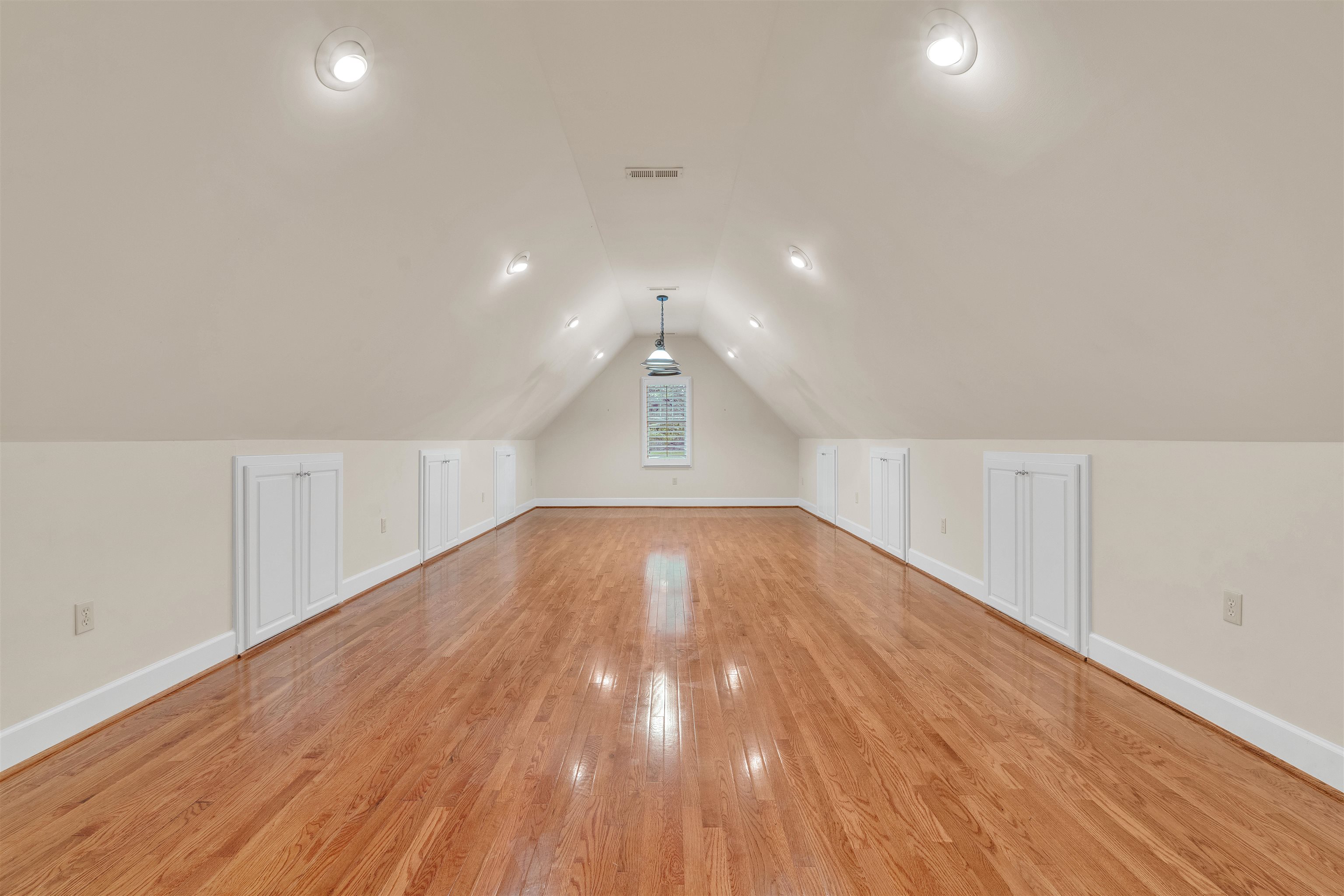Spartanburg, South Carolina, 29306, United States, 4 Bedrooms Bedrooms, ,5 BathroomsBathrooms,Residential,For Sale,1913145