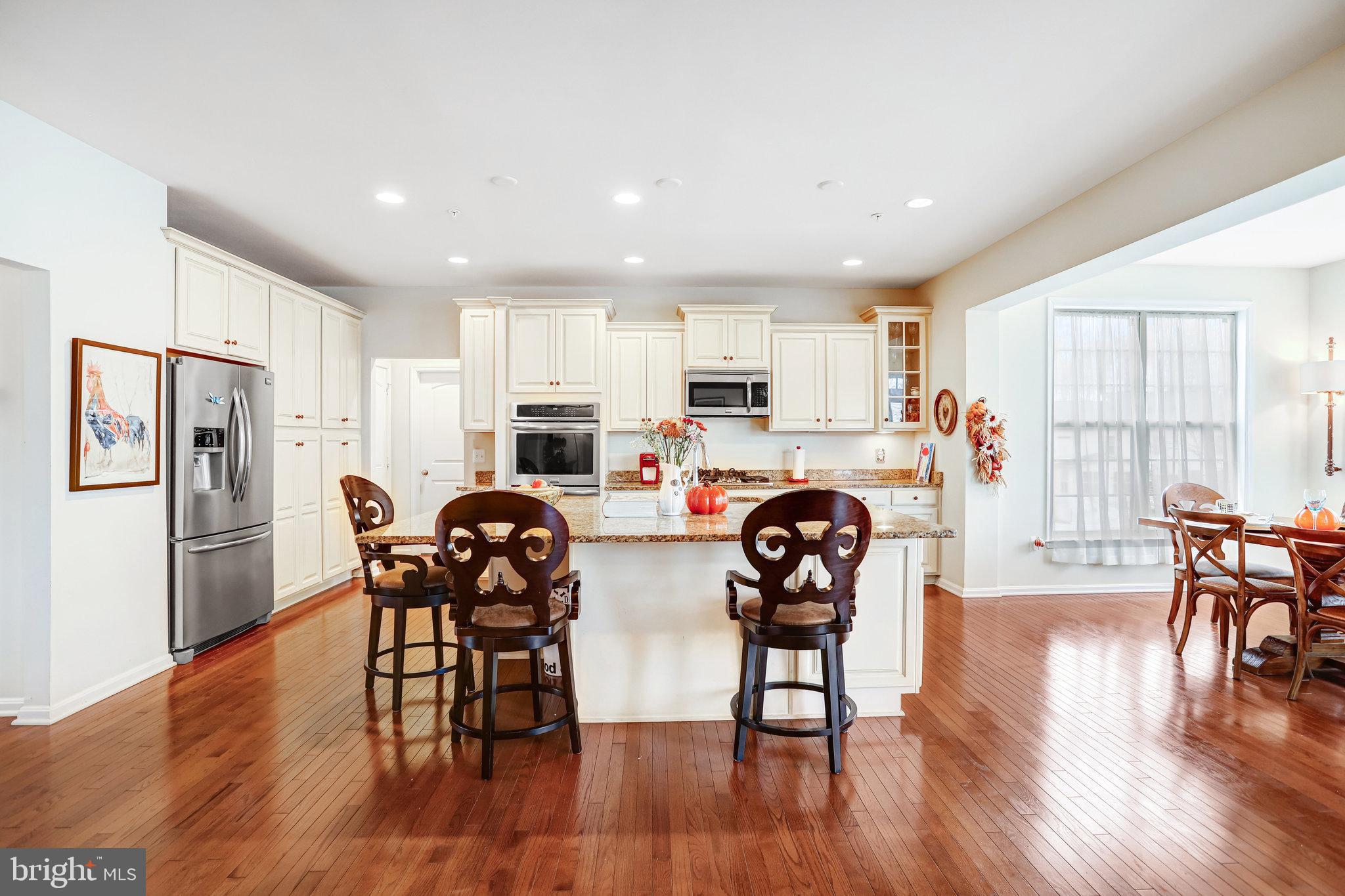 Lanham, Maryland, 20706, United States, 6 Bedrooms Bedrooms, ,5 BathroomsBathrooms,Residential,For Sale,2002849