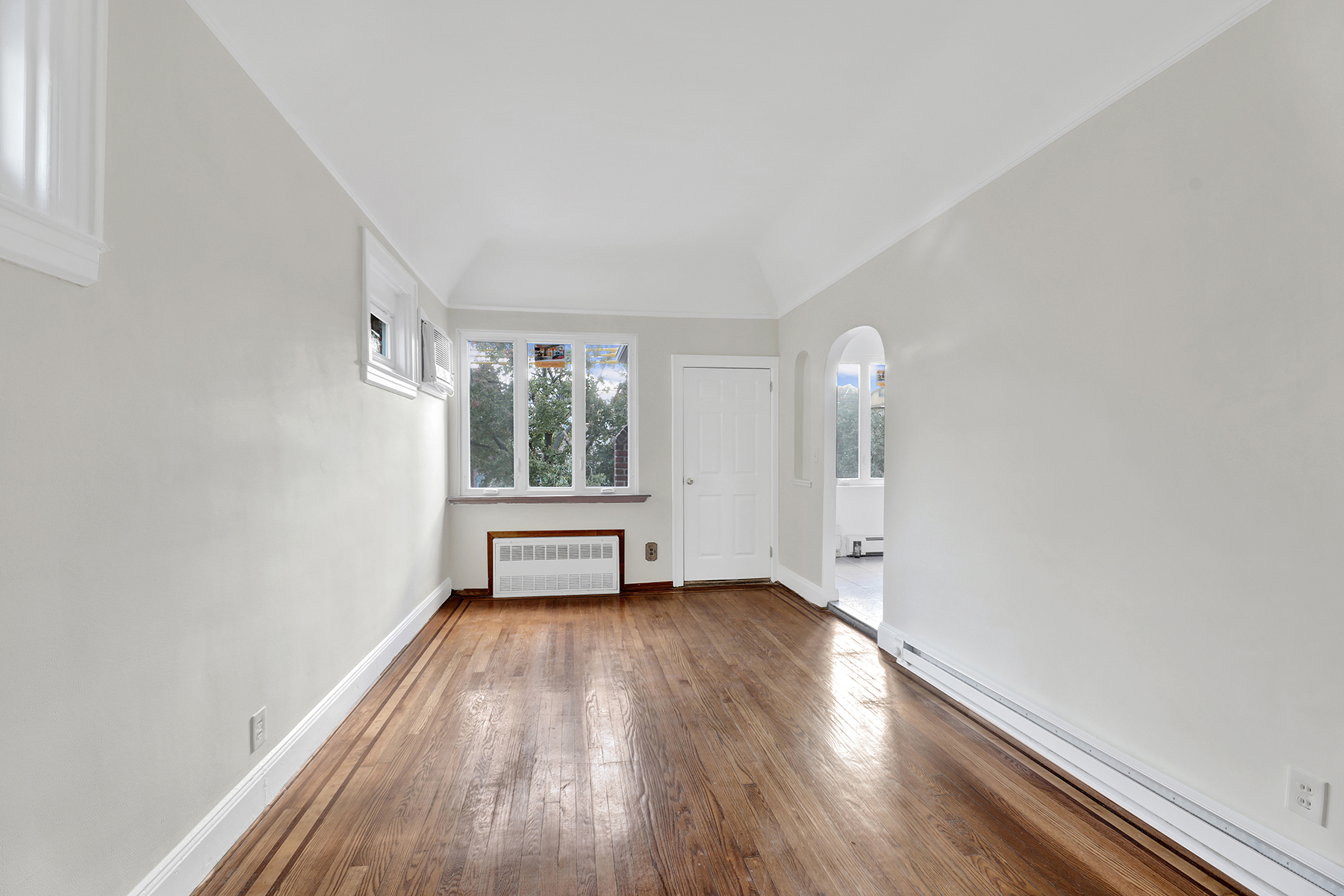 Brooklyn, New York, 11234, United States, 3 Bedrooms Bedrooms, ,2 BathroomsBathrooms,Residential,For Sale,1974509