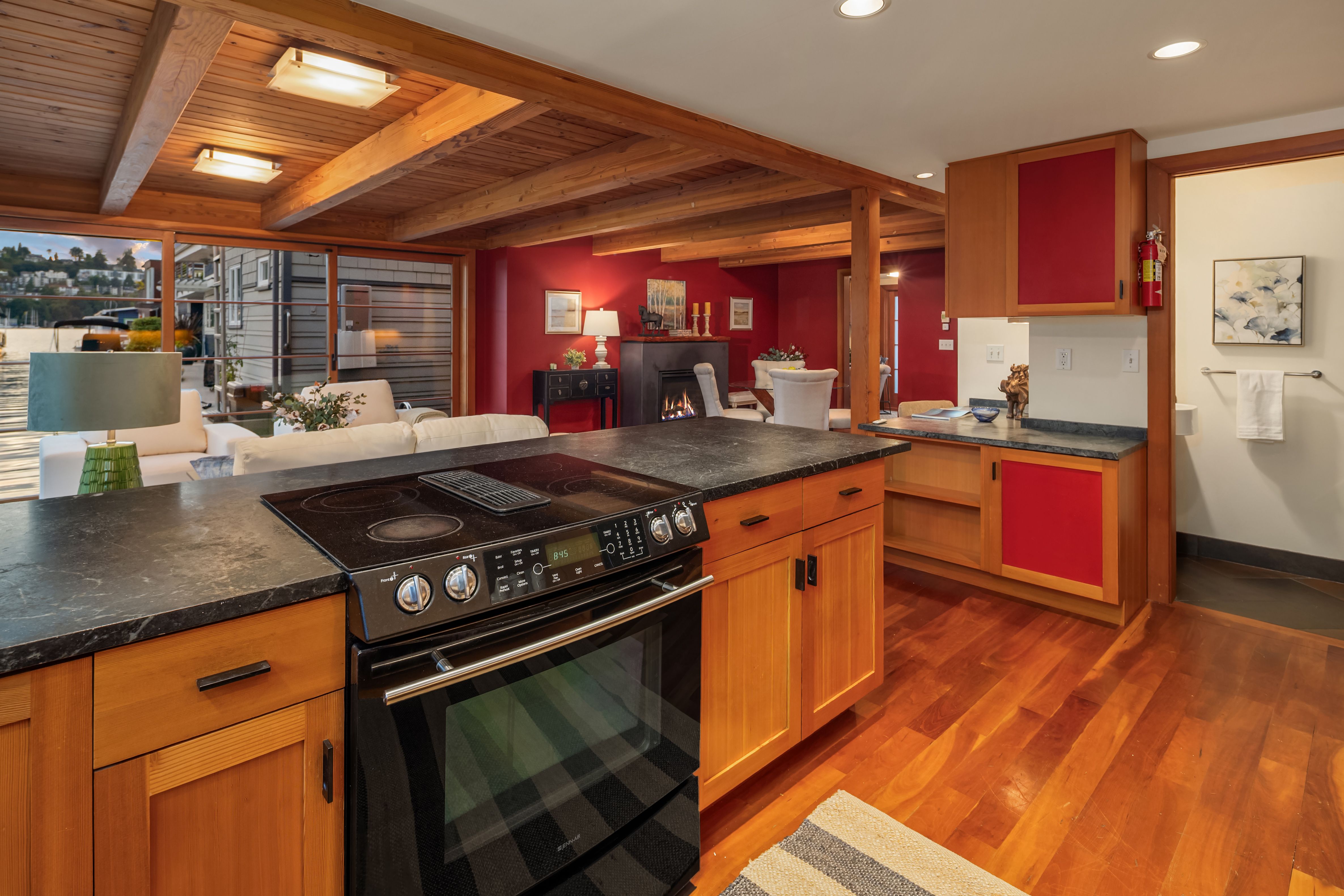  2339 Fairview Ave E #L, Seattle, WA 98102 - 物件實景