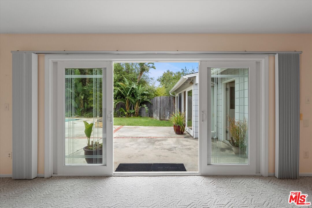 Malibu, California, 90265, United States, 4 Bedrooms Bedrooms, ,3 BathroomsBathrooms,Residential,For Sale,1859760