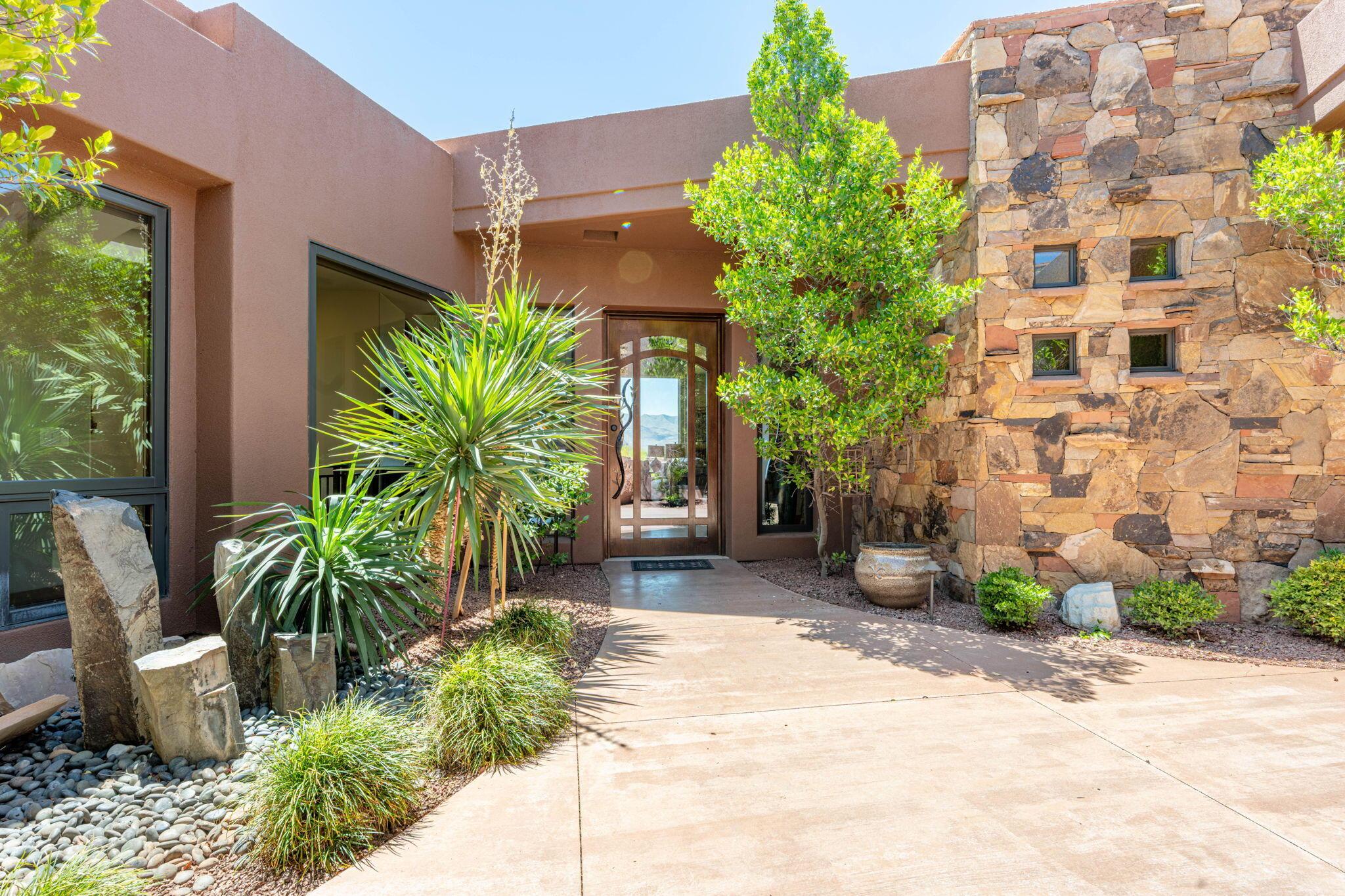 St George, Utah, 84770, United States, 6 Bedrooms Bedrooms, ,7 BathroomsBathrooms,Residential,For Sale,2049159