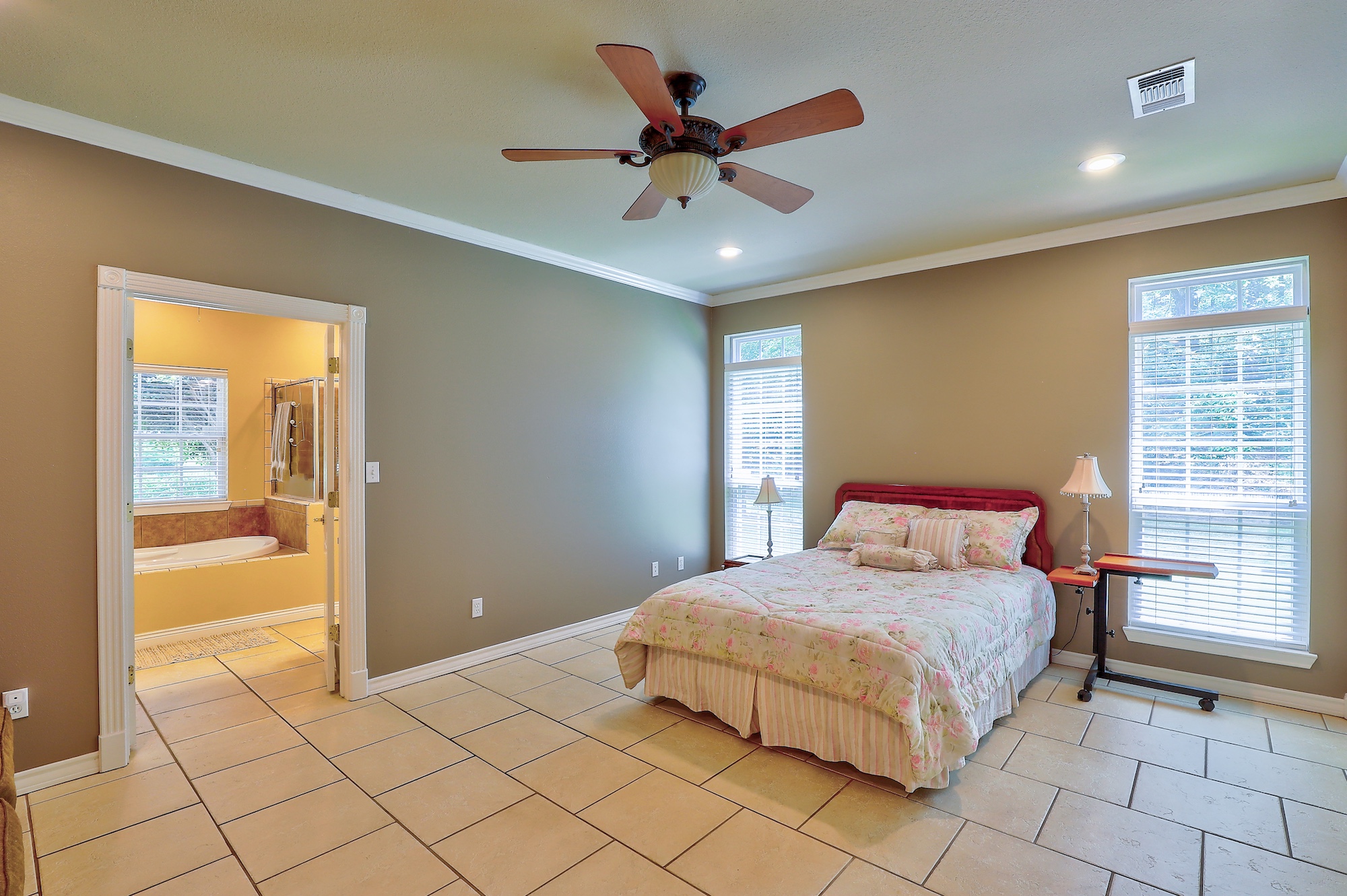 Texarkana, Texas, 75503, United States, 3 Bedrooms Bedrooms, ,4 BathroomsBathrooms,Residential,For Sale,1841636