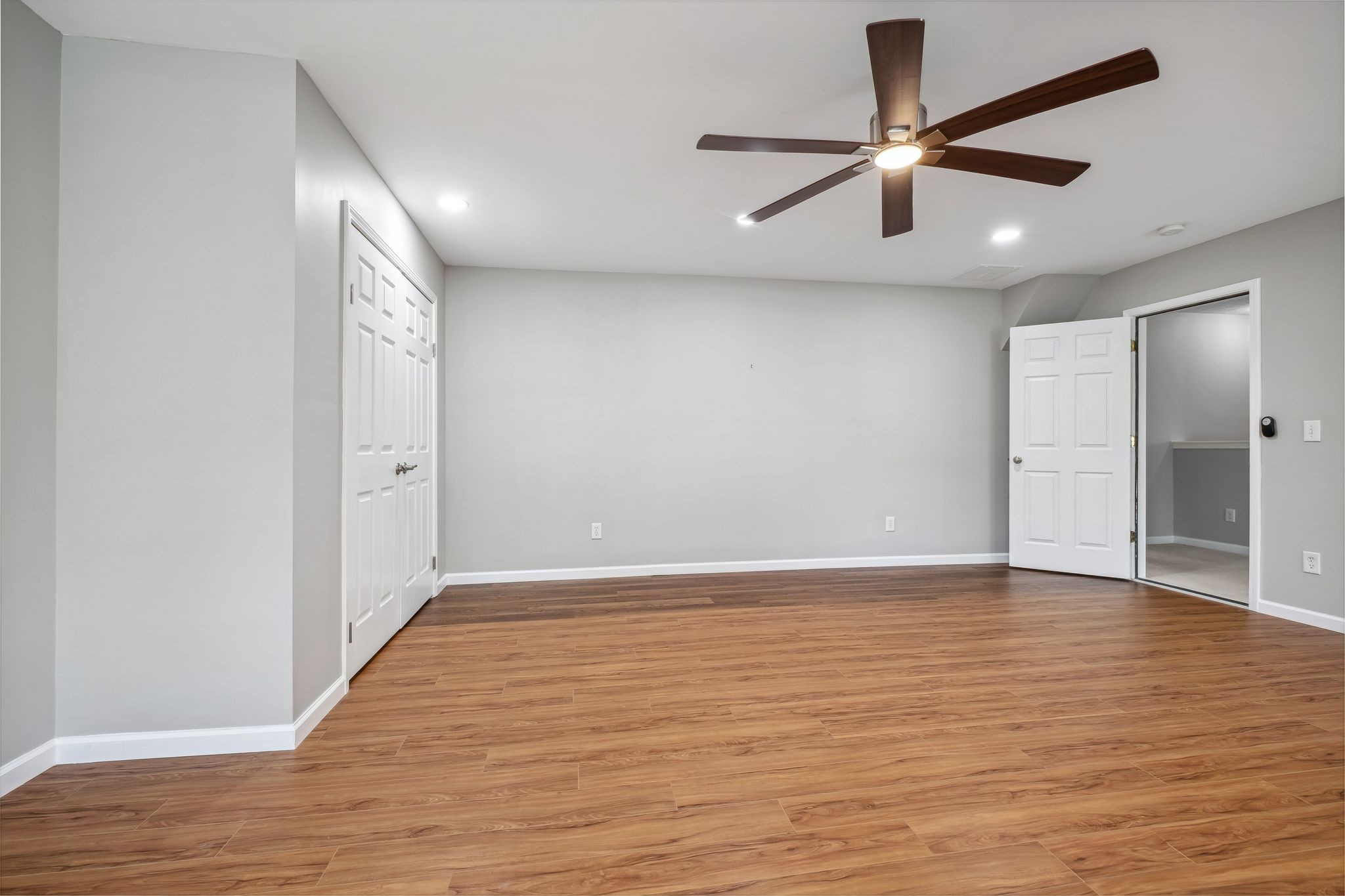 Hendersonville, Tennessee, 37075, United States, 4 Bedrooms Bedrooms, ,3 BathroomsBathrooms,Residential,For Sale,1819324