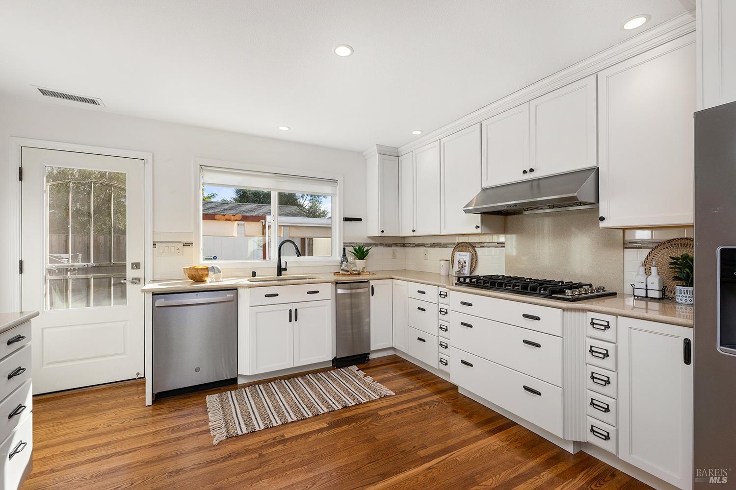 Santa Rosa, California, 95405, United States, 2 Bedrooms Bedrooms, ,2 BathroomsBathrooms,Residential,For Sale,1989467