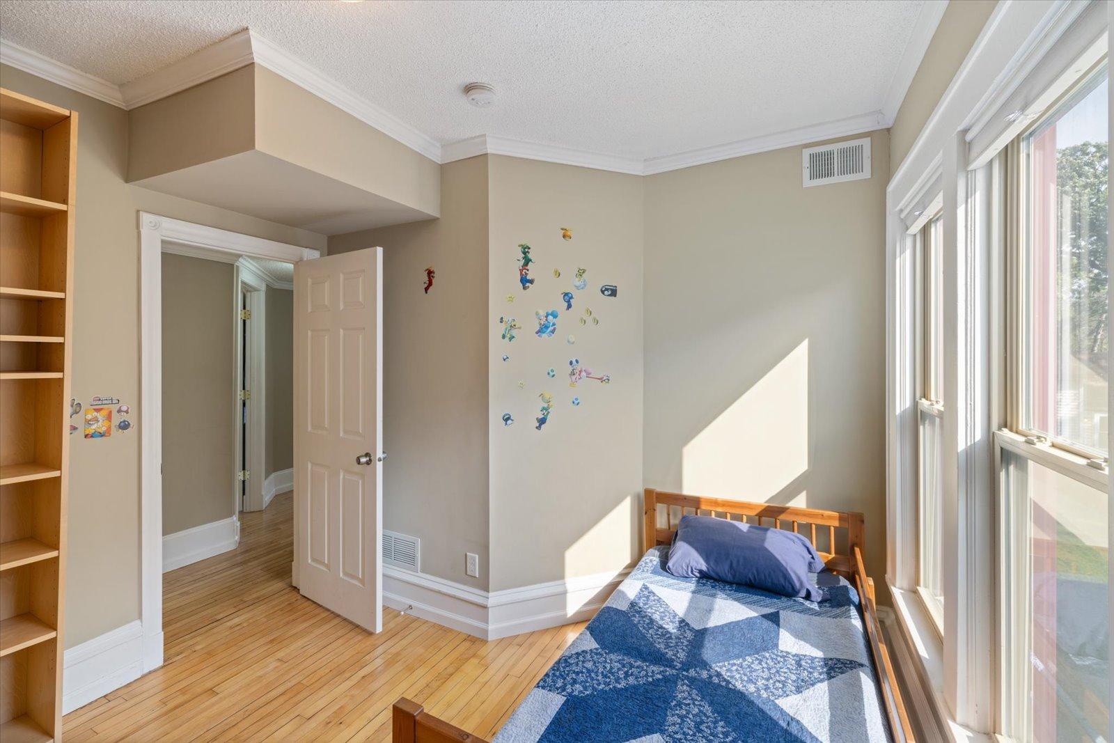 Minneapolis, Minnesota, 55418, United States, 4 Bedrooms Bedrooms, ,2 BathroomsBathrooms,Residential,For Sale,1970458