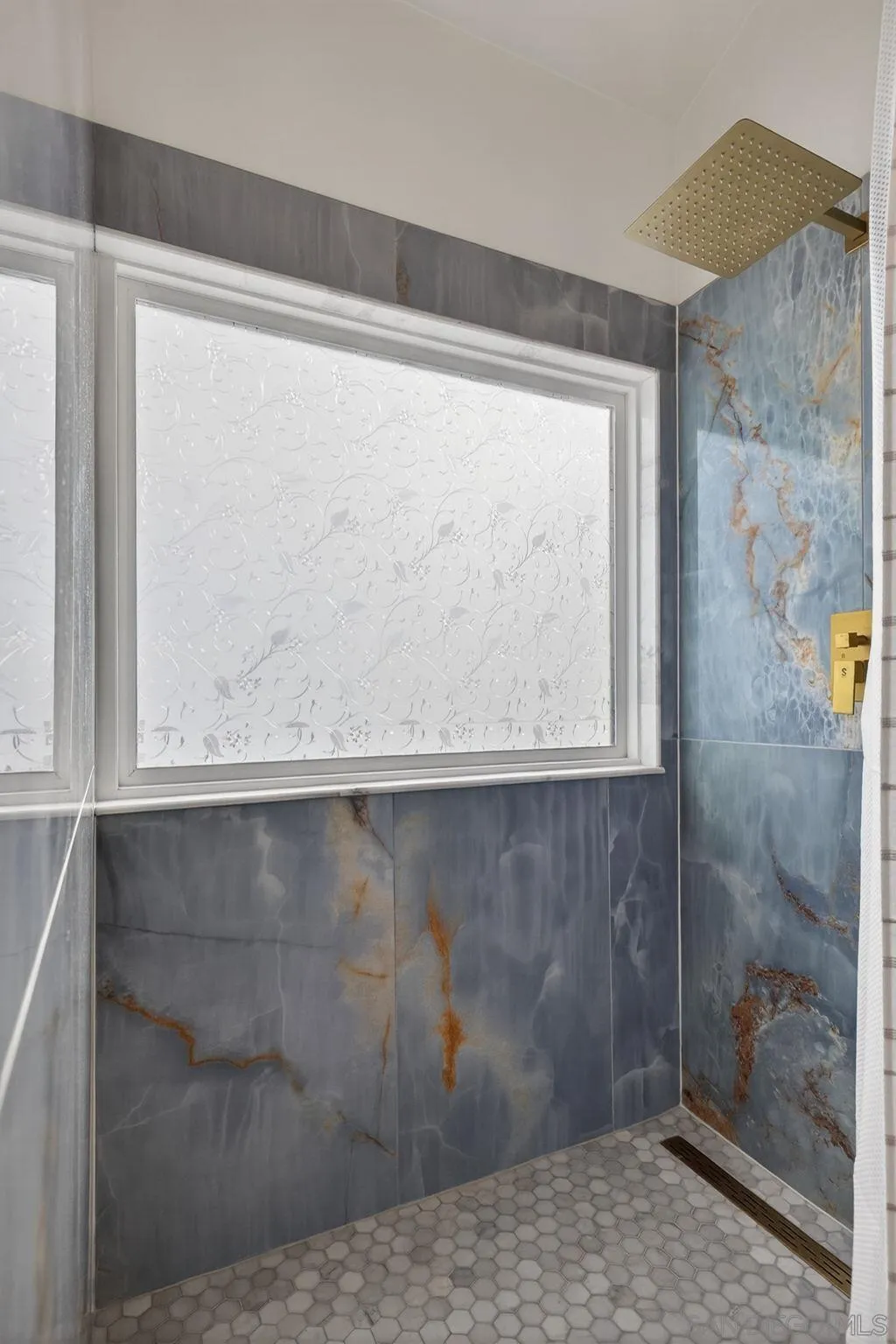 Camarillo, California, 93010, United States, 5 Bedrooms Bedrooms, ,4 BathroomsBathrooms,Residential,For Sale,2001849