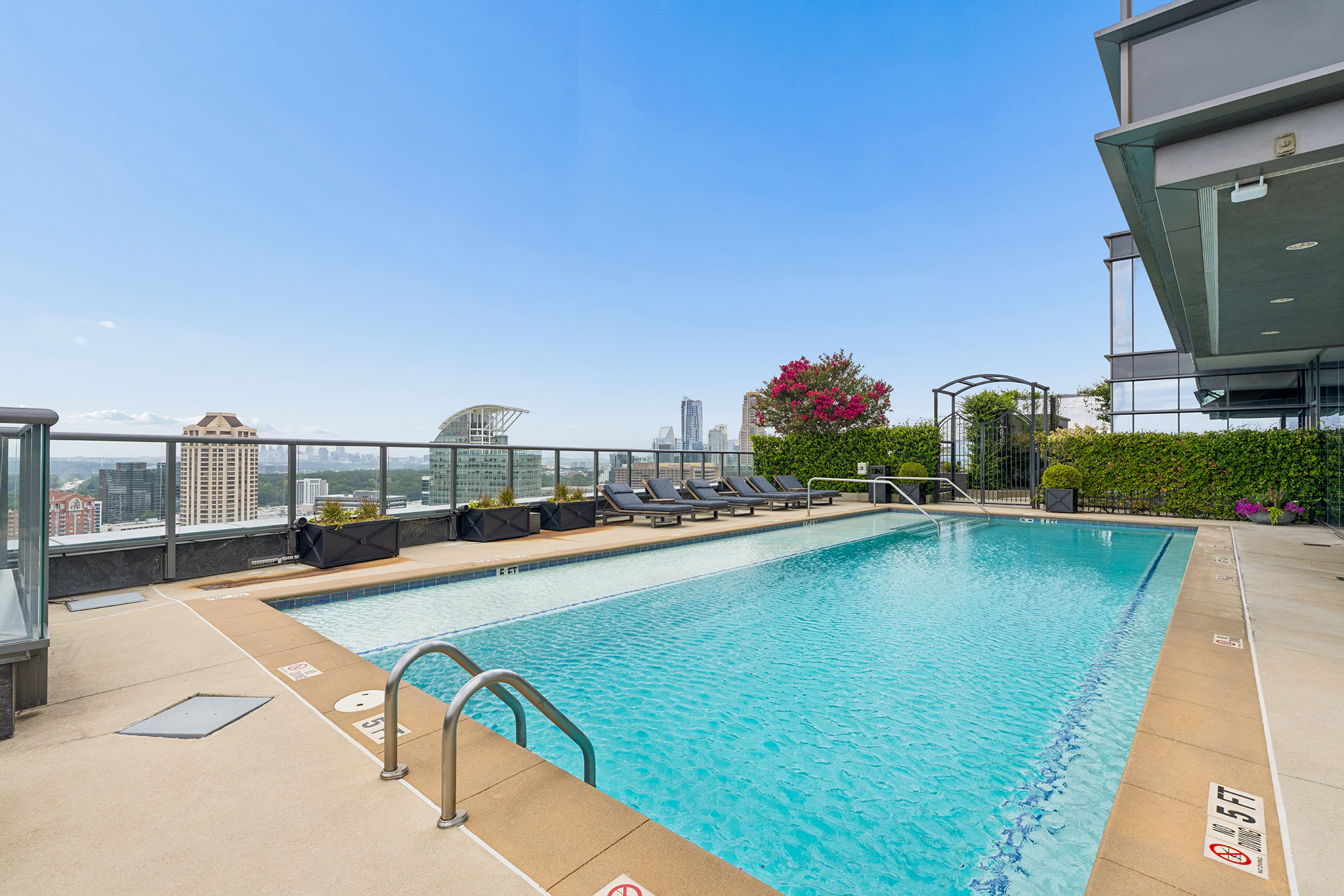  The Ritz-Carlton Residence — A Home With a View - 物件實景