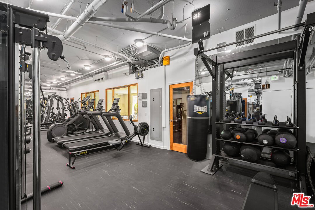 Los Angeles, California, 90024, United States, 2 Bedrooms Bedrooms, ,1 BathroomBathrooms,Residential,For Sale,1948814