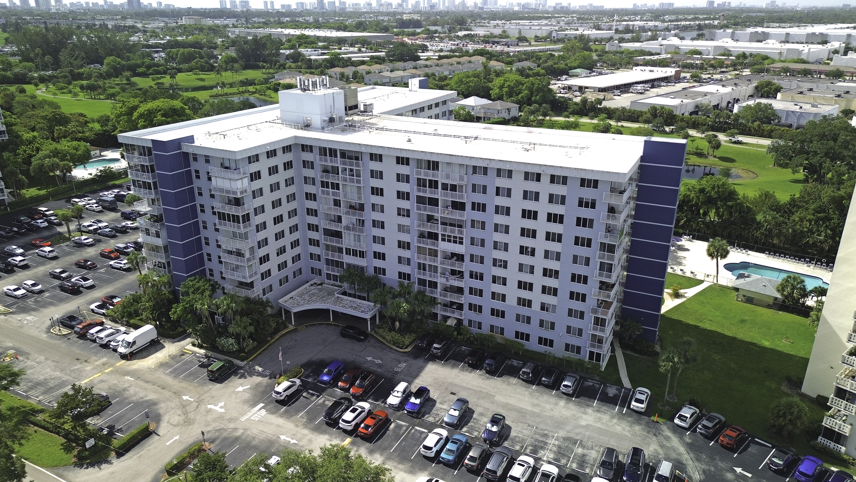 4200 Hillcrest Dr, Hollywood, FL, 33021 - 物件實景