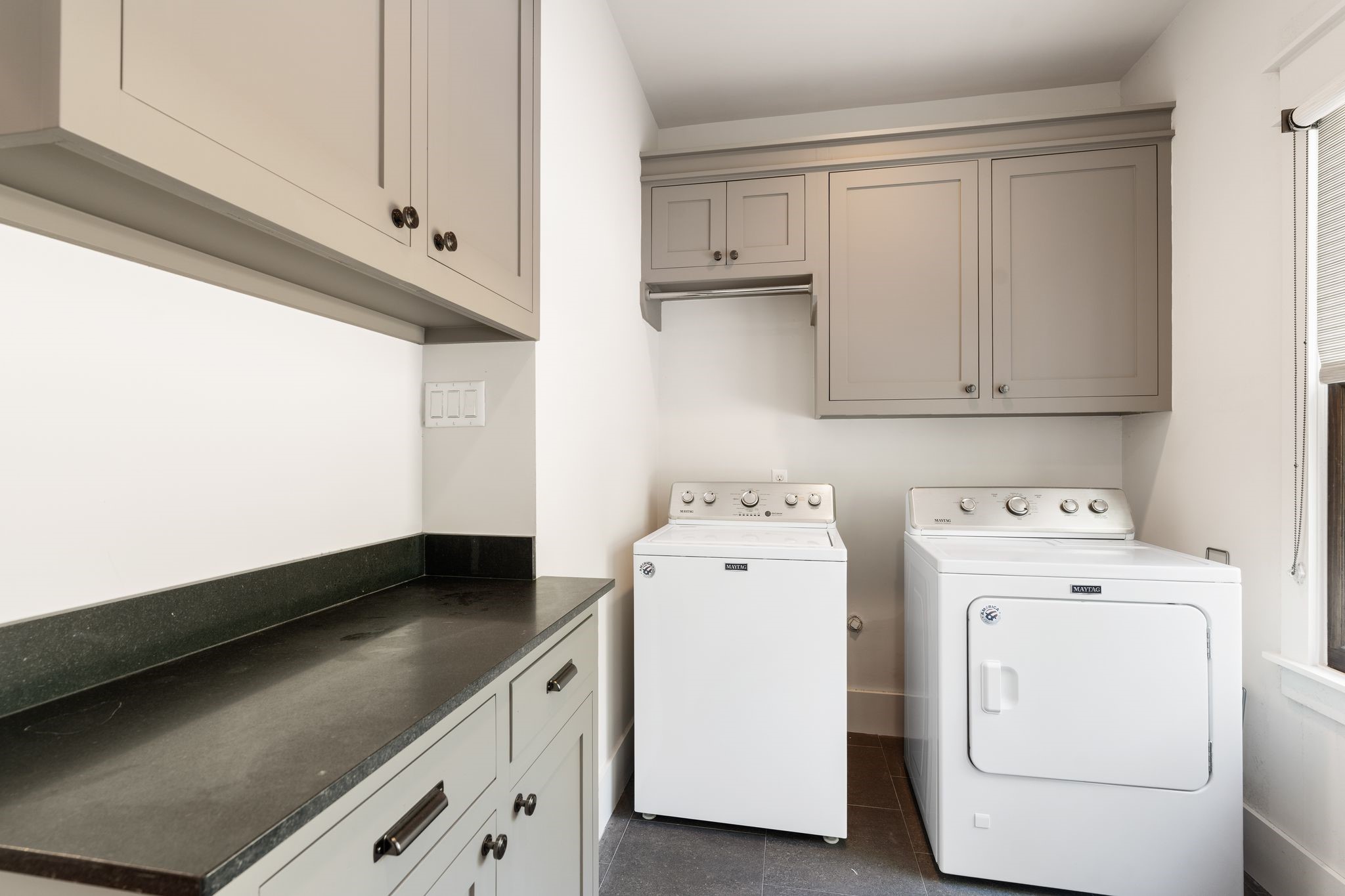  714 E 18th Street - 物件實景