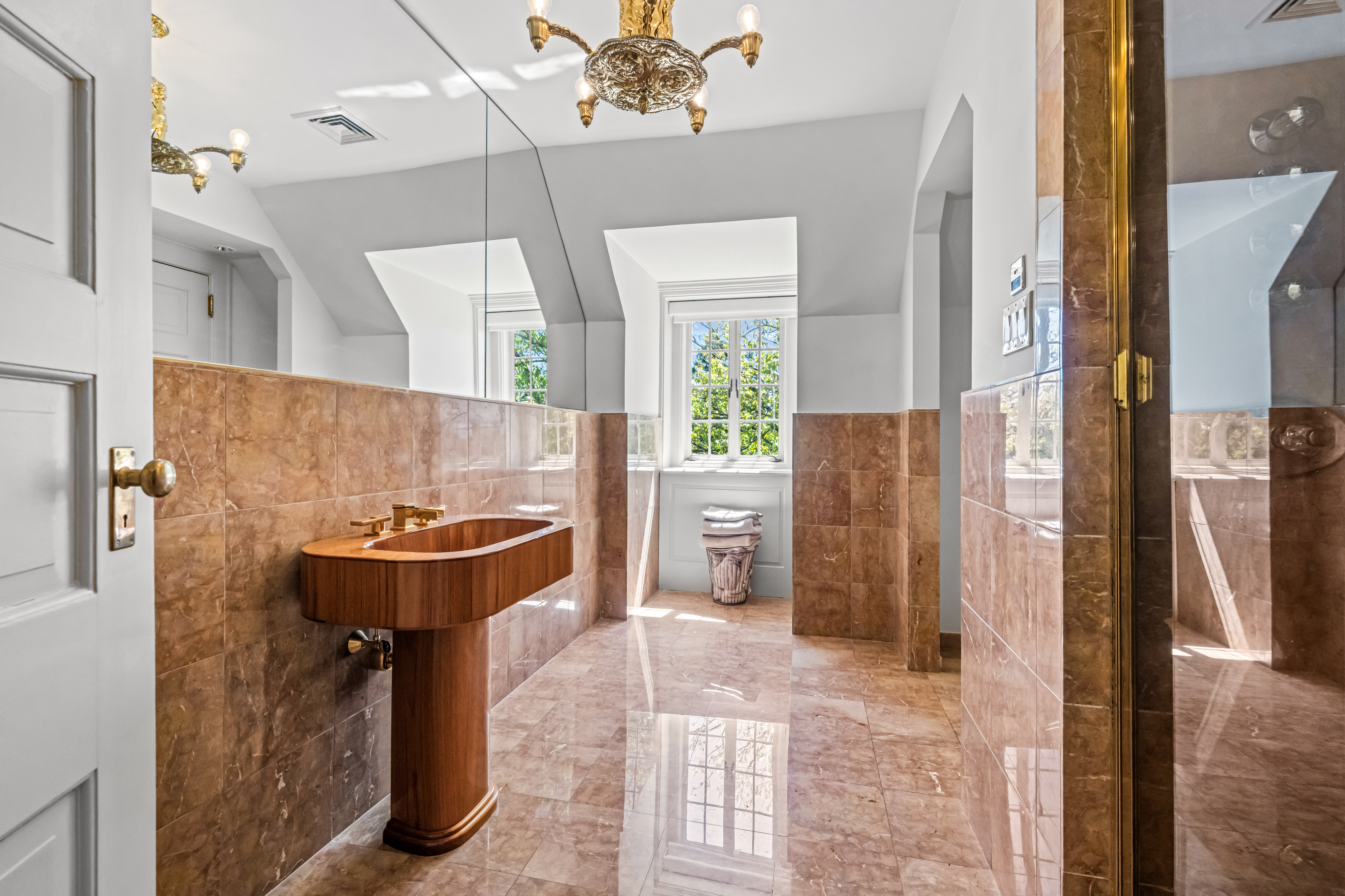  220 Ravenscliff Road, Saint Davids, PA 19087 - 物件實景