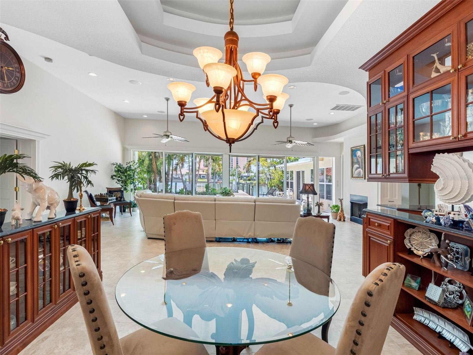 CLEARWATER BEACH, Florida, 33767, United States, 3 Bedrooms Bedrooms, ,3 BathroomsBathrooms,Residential,For Sale,1979132