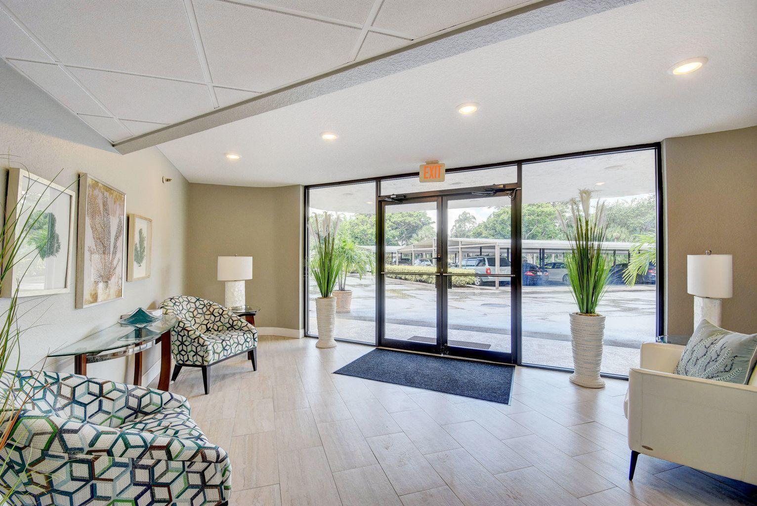 Hypoluxo, Florida, 33462, United States, 2 Bedrooms Bedrooms, ,2 BathroomsBathrooms,Residential,For Sale,1736314