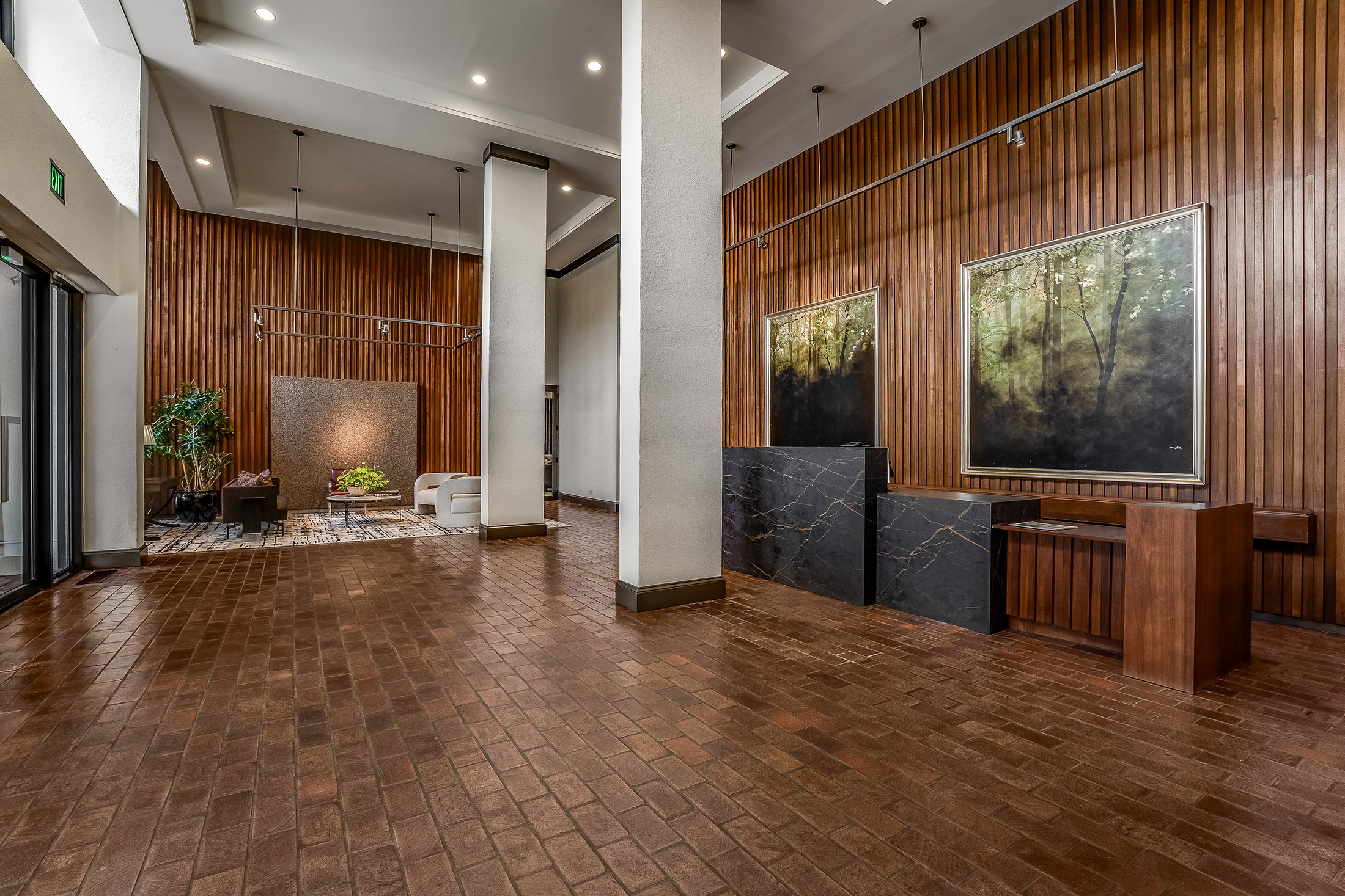  Easy Living at Plaza Towers - 物件實景