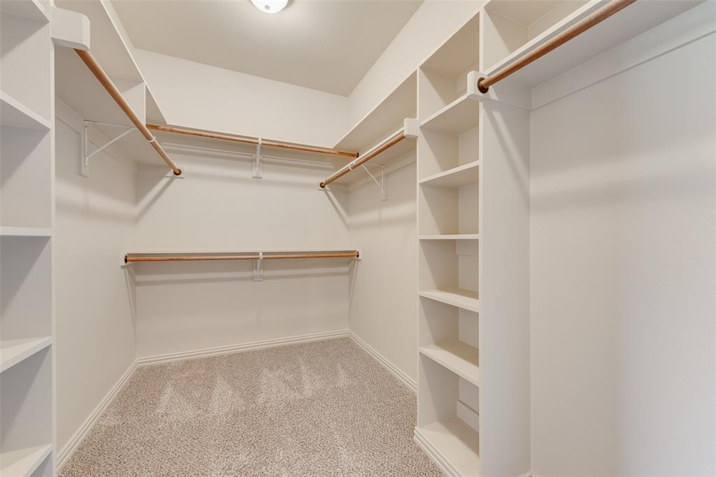 Terrell, Texas, 75160, United States, 4 Bedrooms Bedrooms, ,3 BathroomsBathrooms,Residential,For Sale,1978640