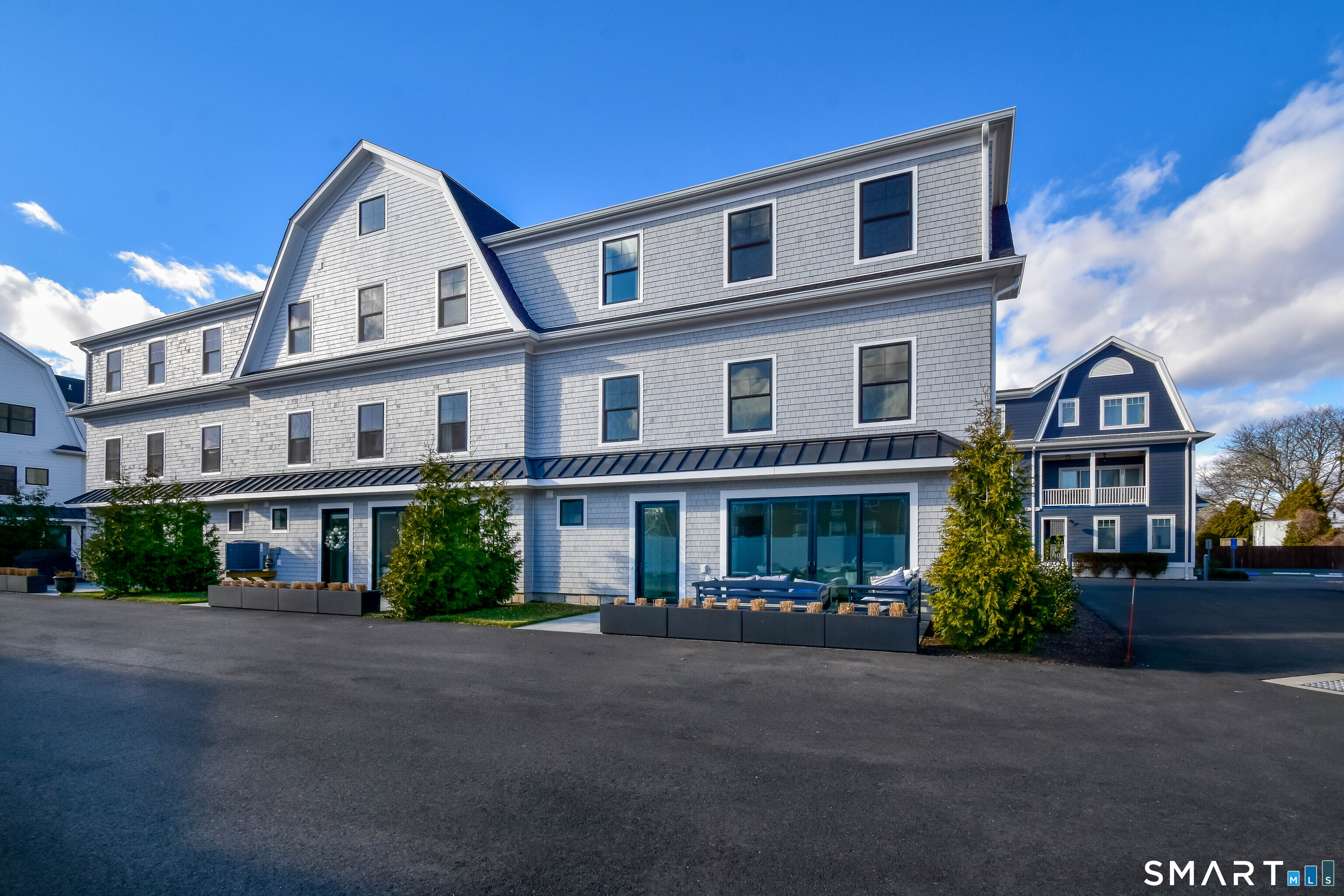 Fairfield, Connecticut, 06824, United States, 4 Bedrooms Bedrooms, ,6 BathroomsBathrooms,Residential,For Sale,1994356