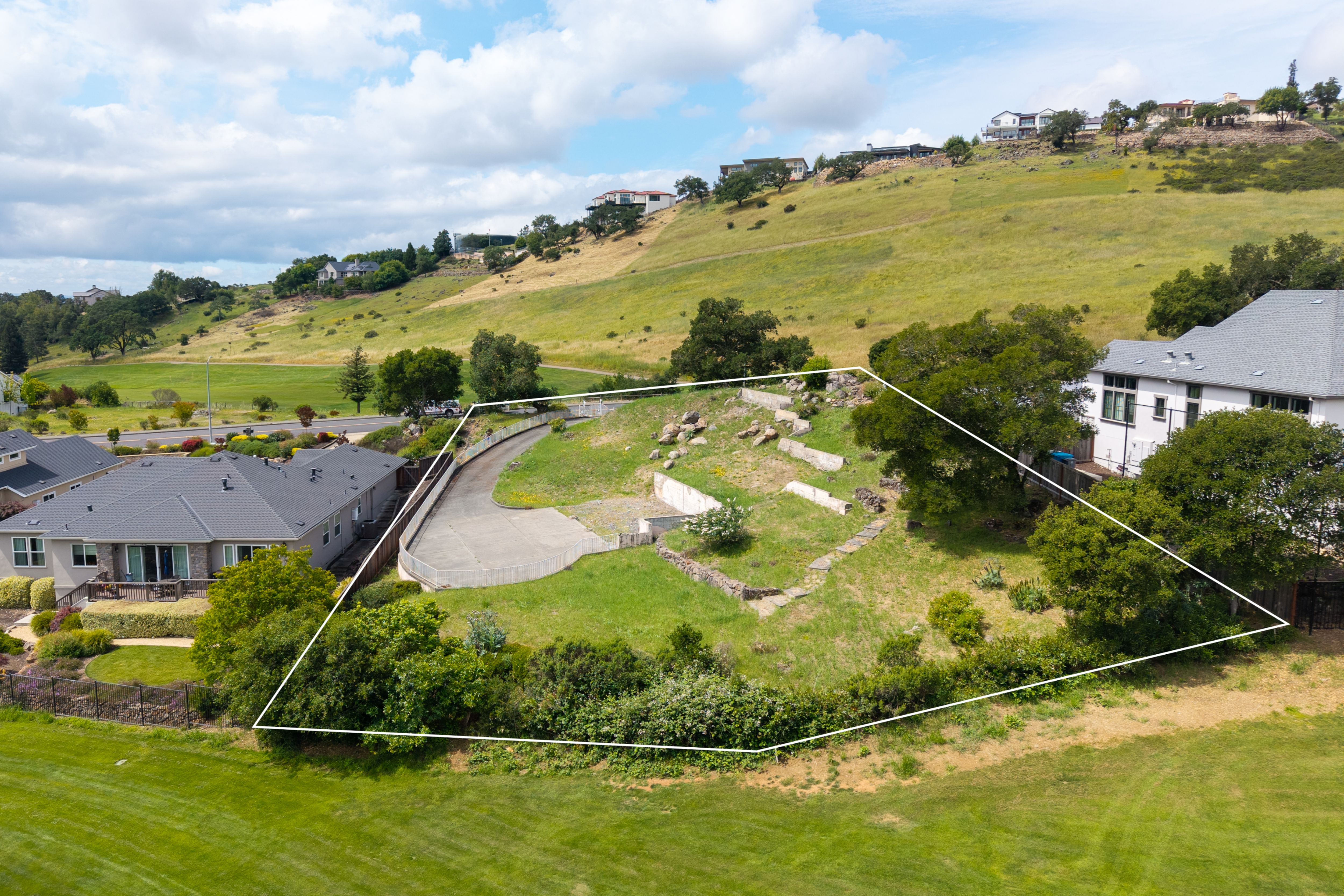  Overlooking the Golf Course - 物件實景