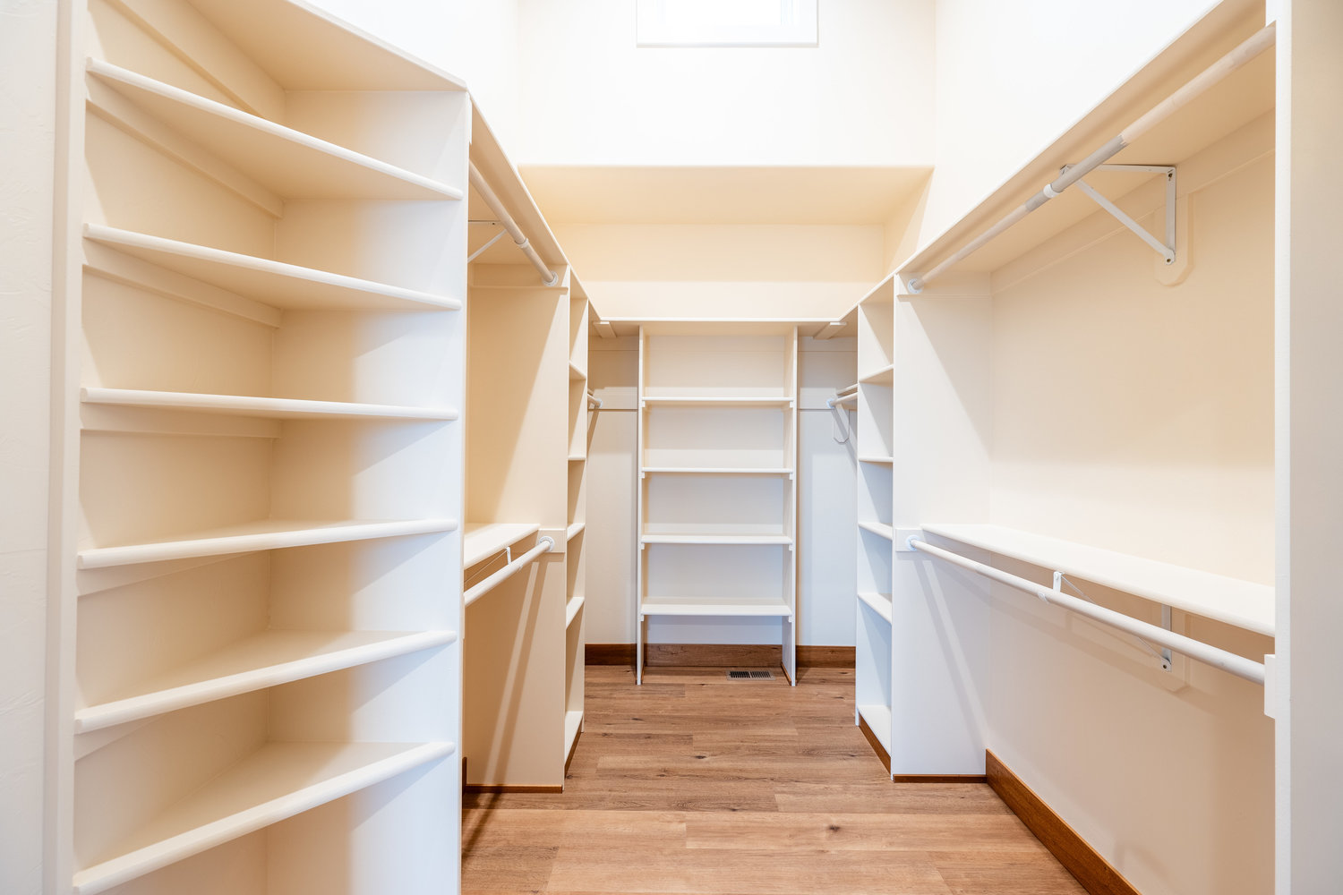 Sheridan, Wyoming, 82801, United States, 4 Bedrooms Bedrooms, ,4 BathroomsBathrooms,Residential,For Sale,1984212