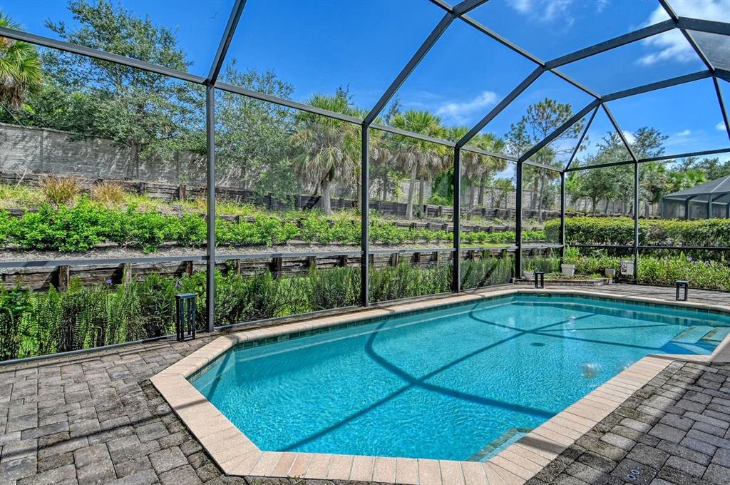 Bradenton, Florida, 34201, United States, 2 Bedrooms Bedrooms, ,2 BathroomsBathrooms,Residential,For Sale,1961743