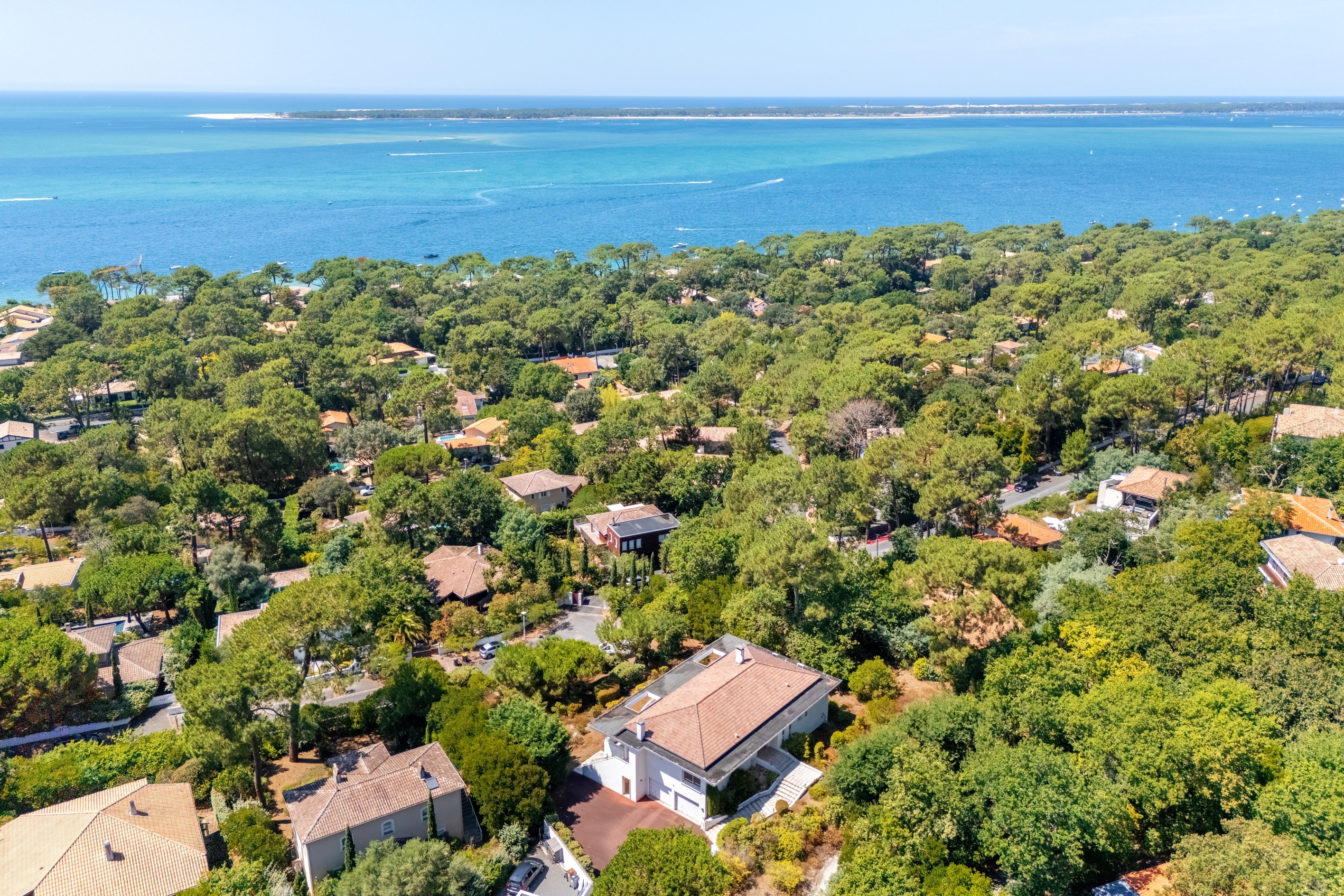  PYLA-SUR-MER – VILLA WITH PANORAMIC VIEWS OVER THE BASSIN D
