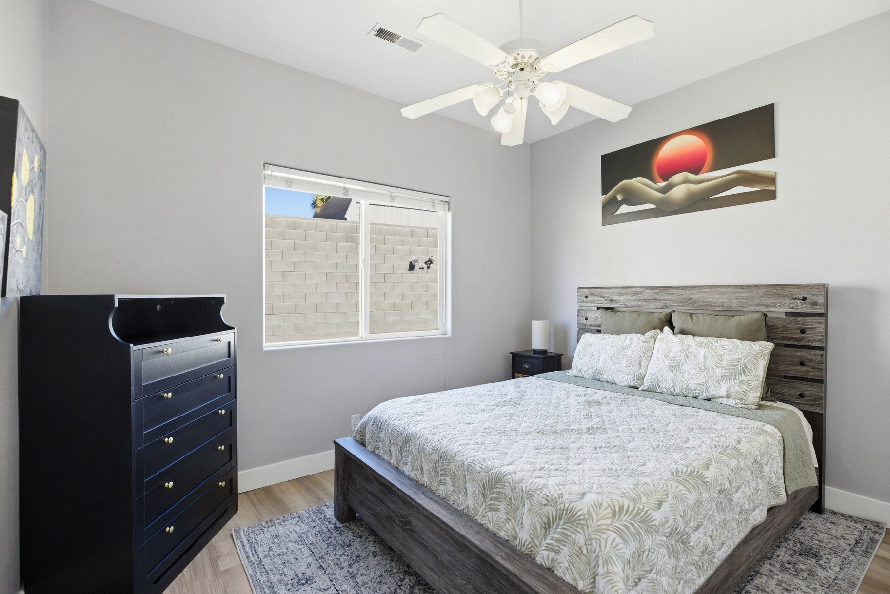  Stunning Home Conveniently Located Near Shopping and Outdoor Activities - 物件實景