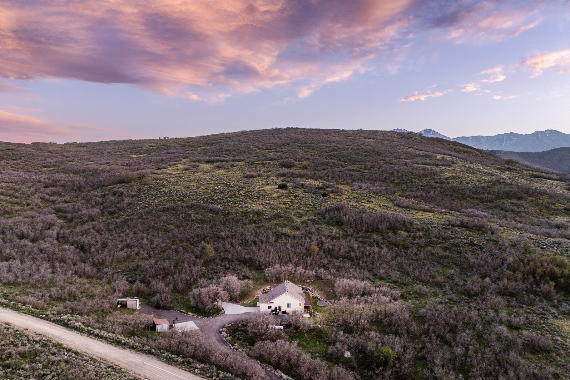  Rare Opportunity in Herriman High Country Estates  Rambler on 7.7 Private Acres - 物件實景