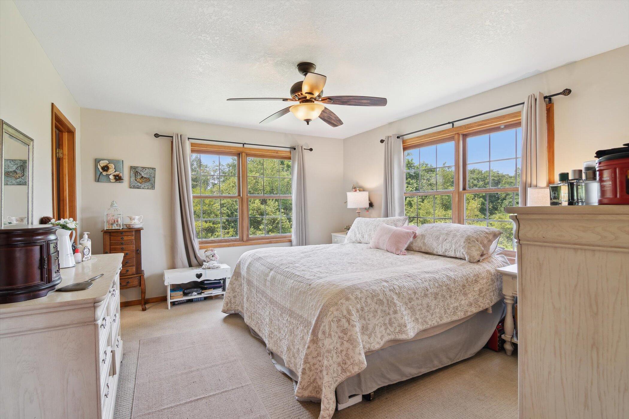 Hillsdale, Michigan, 49242, United States, 6 Bedrooms Bedrooms, ,4 BathroomsBathrooms,Residential,For Sale,1974672