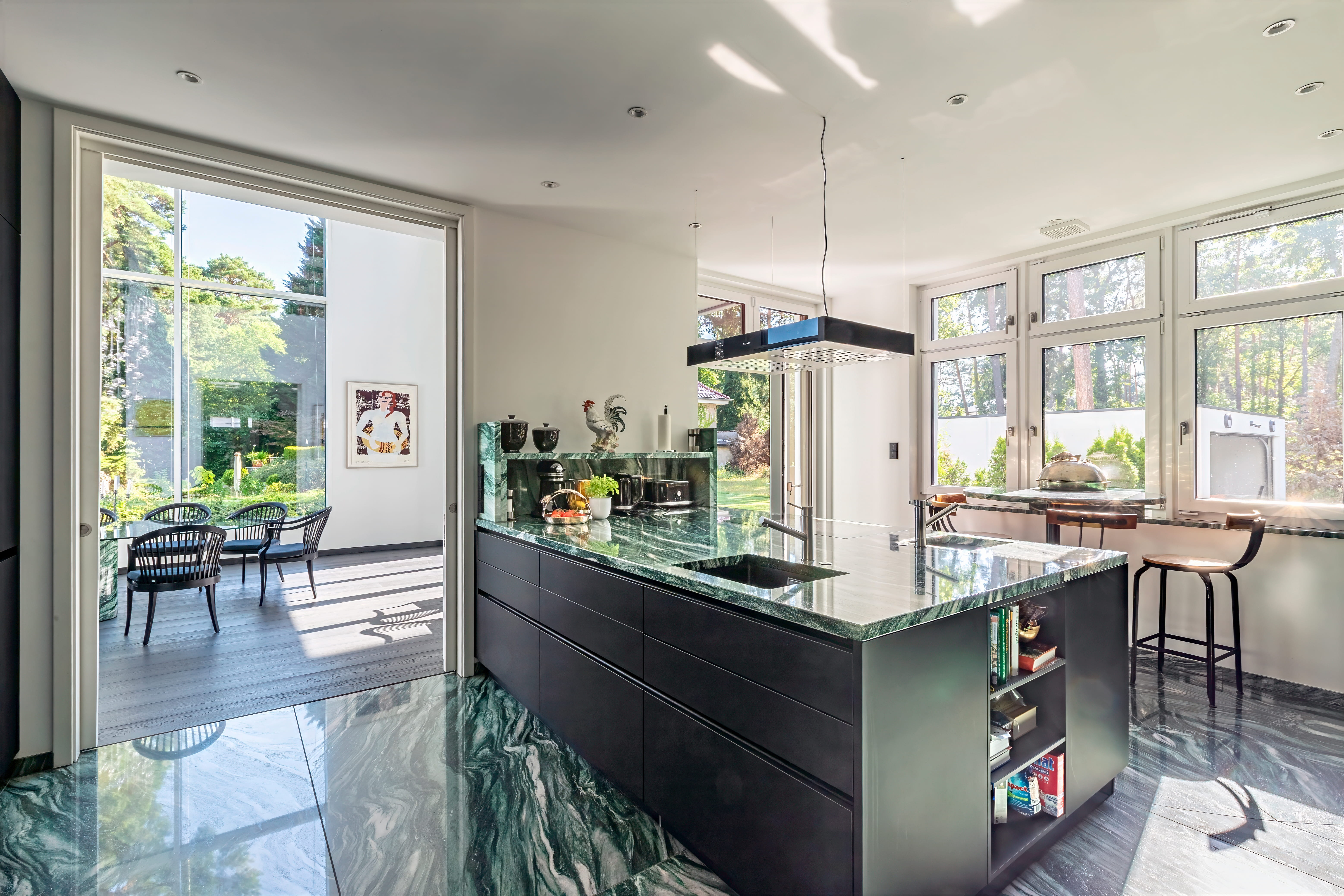  Architecture and Lakeside Living of Exceptional Quality - 物件實景