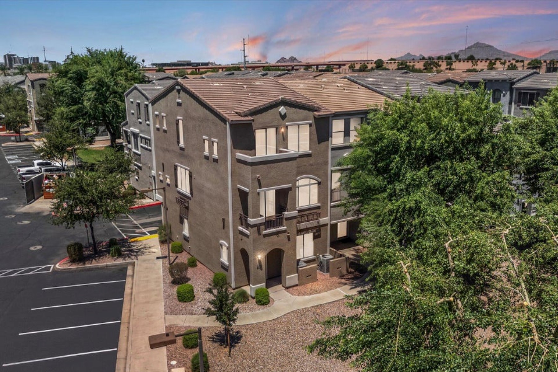  2401 E Rio Salado Parkway ¦ Tempe, AZ - 物件實景