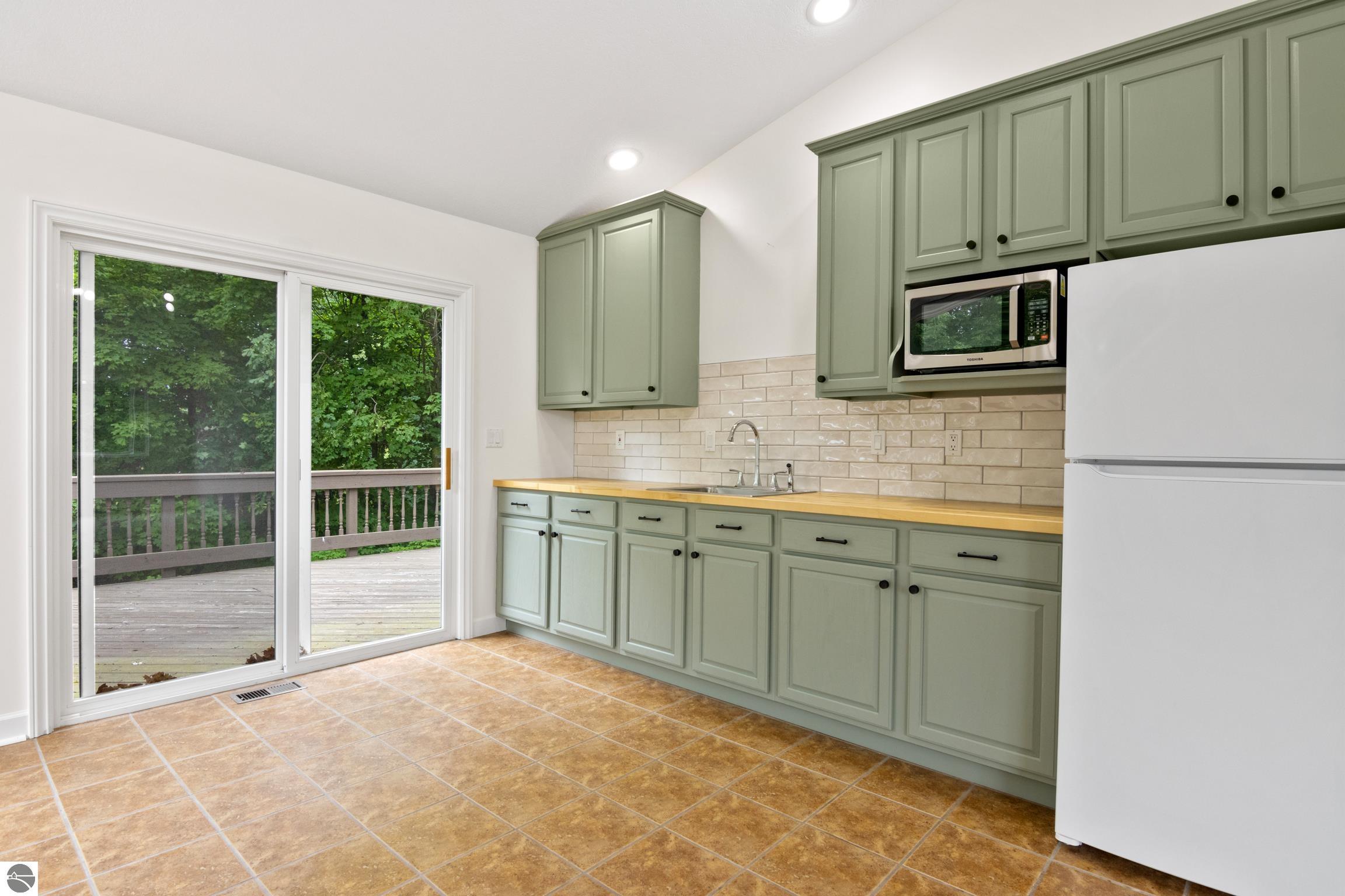 Traverse City, Michigan, 49696, United States, 4 Bedrooms Bedrooms, ,2 BathroomsBathrooms,Residential,For Sale,1878448