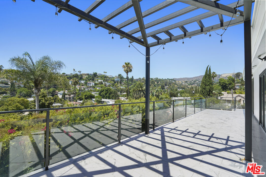 Los Angeles, California, 90068, United States, 3 Bedrooms Bedrooms, ,2 BathroomsBathrooms,Residential,For Sale,1911201