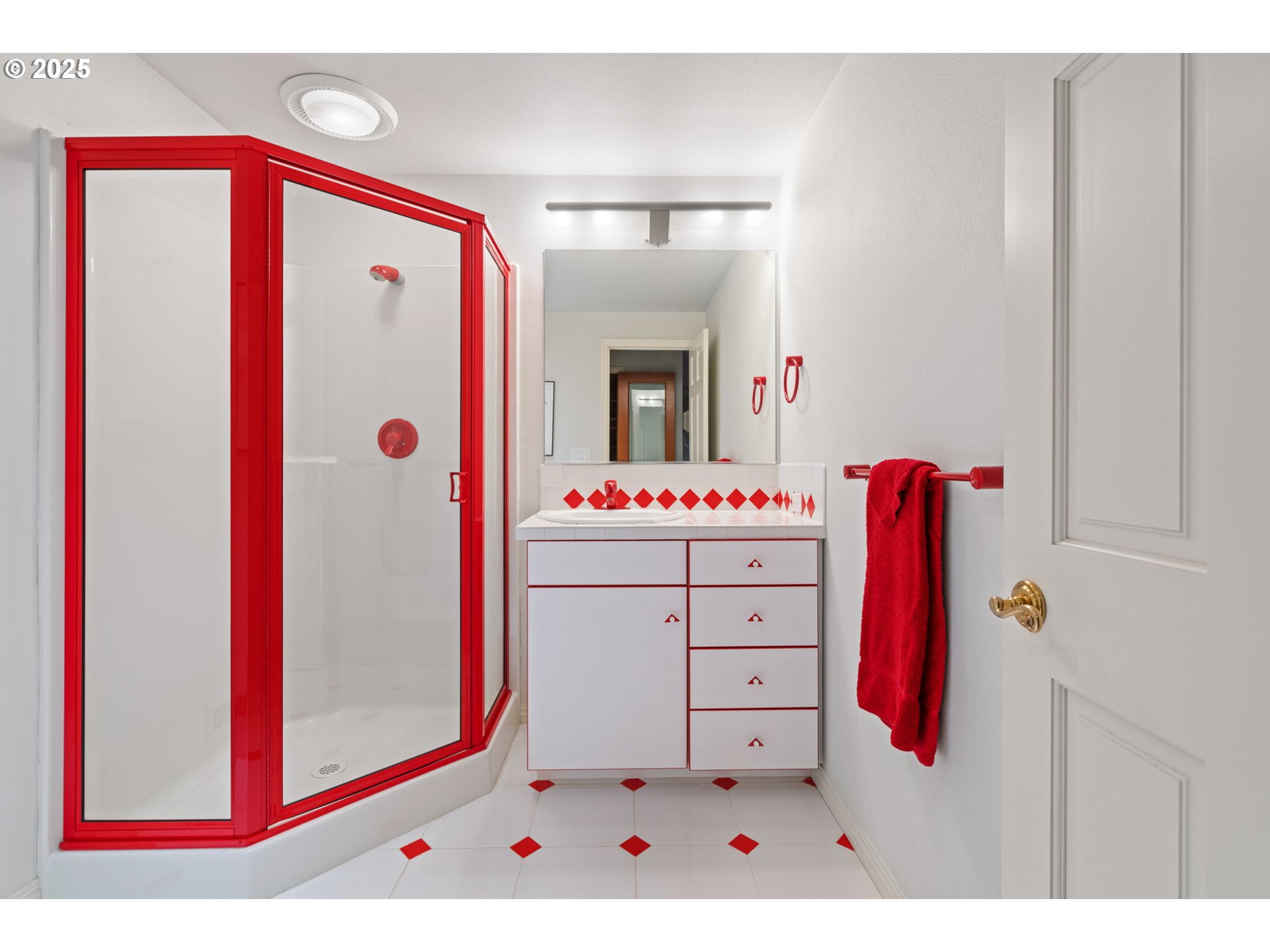 Vancouver, Washington, 98685, United States, 3 Bedrooms Bedrooms, ,4 BathroomsBathrooms,Residential,For Sale,2003472