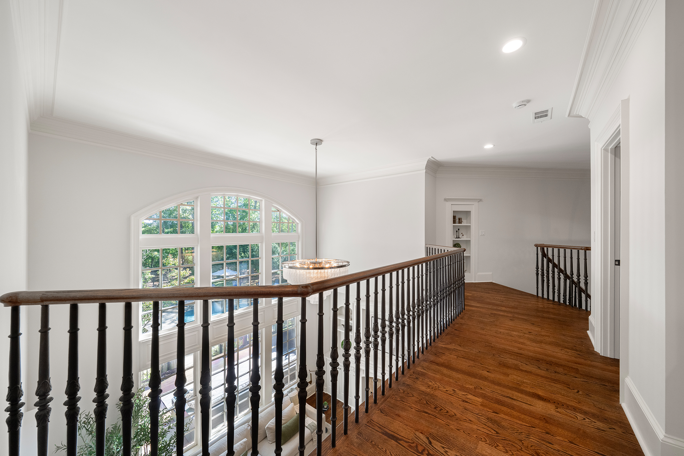  Located Within the Gated Greystone Farms Community in Milton - 物件實景