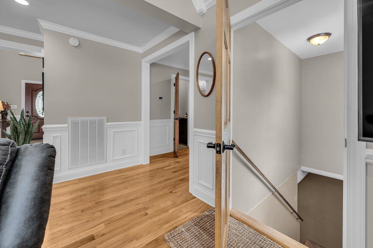 Landrum, South Carolina, 29356, United States, 5 Bedrooms Bedrooms, ,4 BathroomsBathrooms,Residential,For Sale,1990199