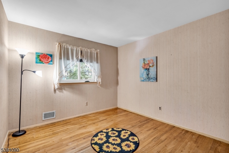 Bridgewater Twp., New Jersey, 08807, United States, 4 Bedrooms Bedrooms, ,3 BathroomsBathrooms,Residential,For Sale,1938544