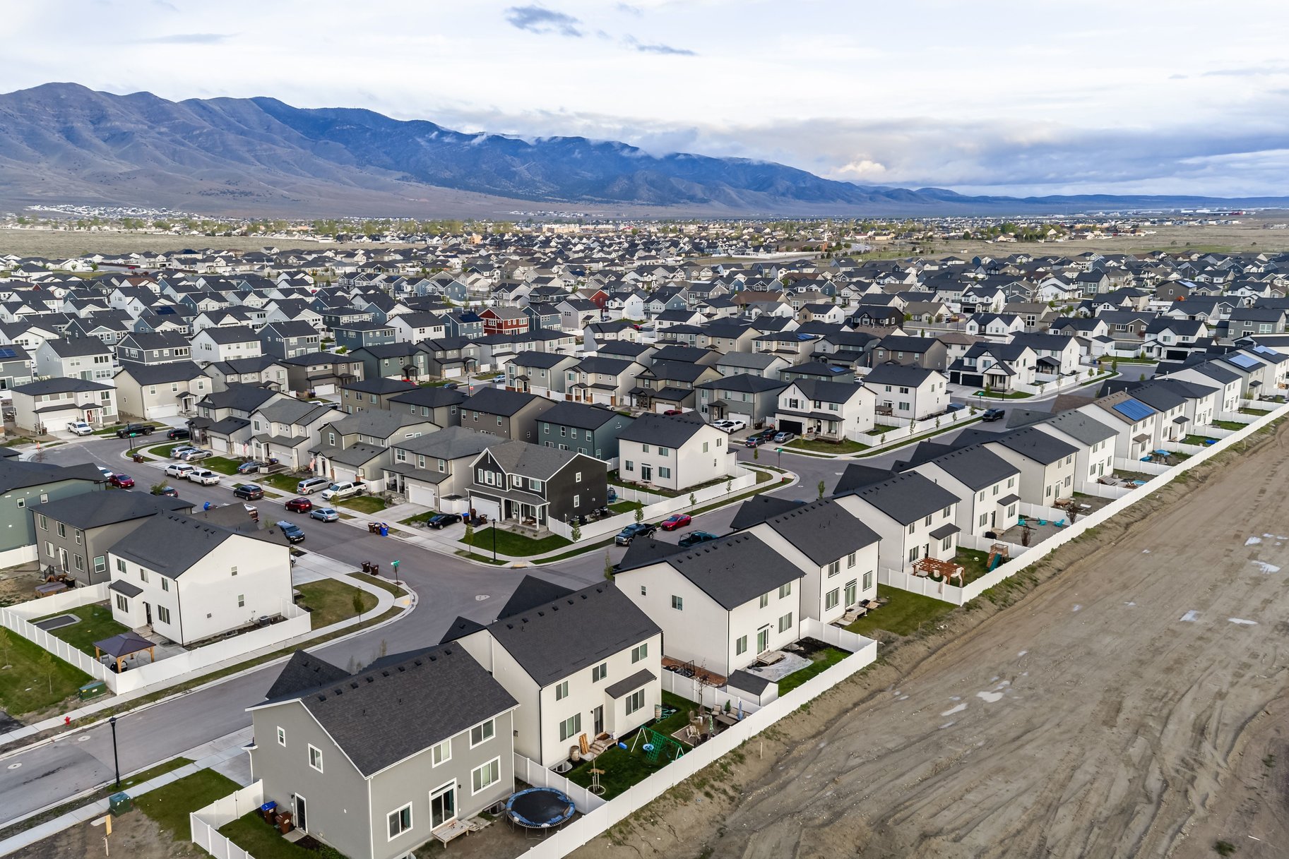  Better Than New Construction in Eagle Mountain, 2-Story with Finished Basement - 物件實景