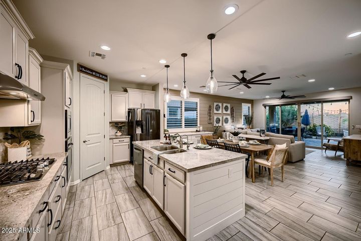 Peoria, Arizona, 85383, United States, 3 Bedrooms Bedrooms, ,2 BathroomsBathrooms,Residential,For Sale,1944970