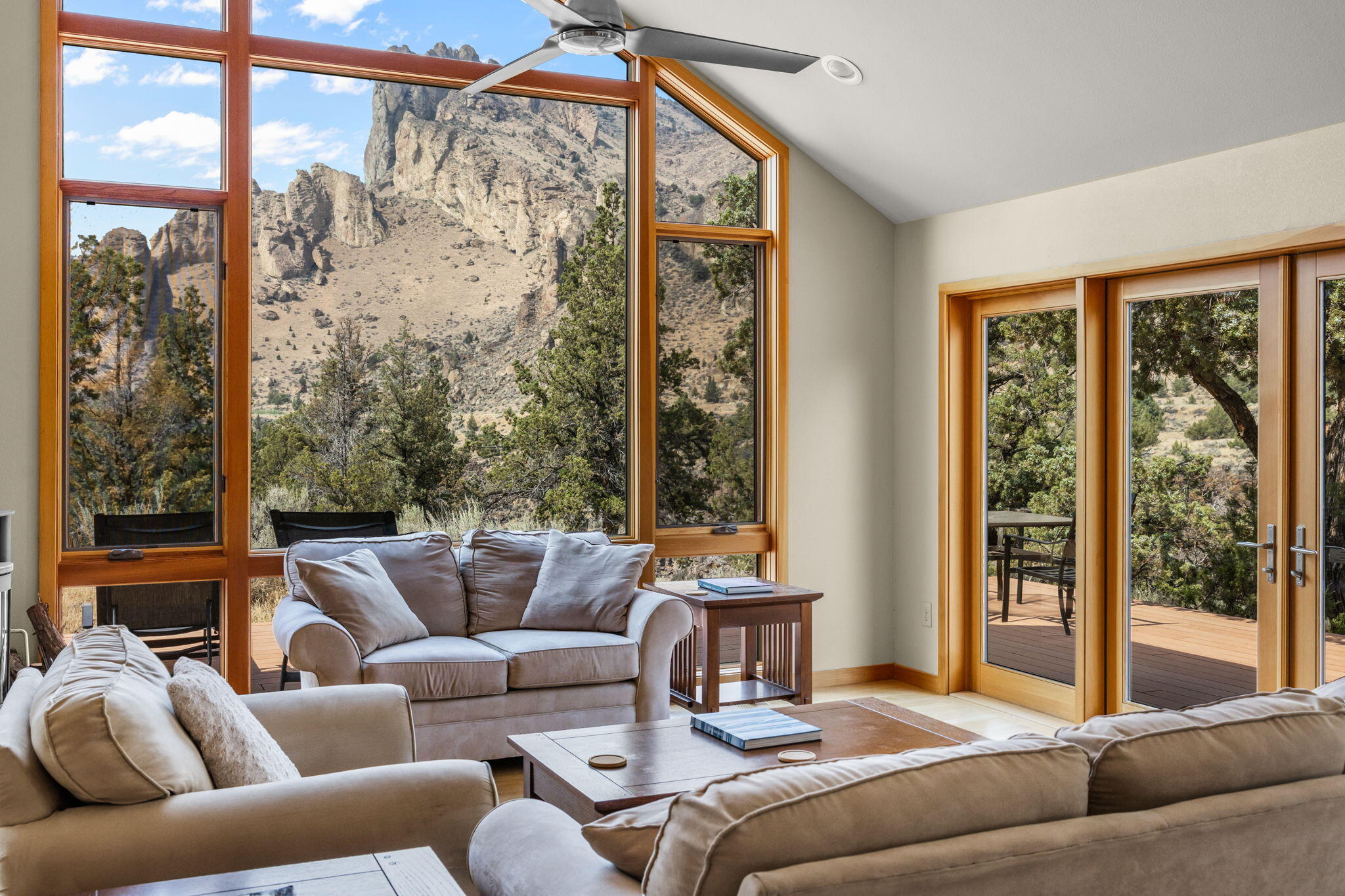 9210 NE Smith Rock Loop, Terrebonne, Oregon, 97760, United States, 2 Bedrooms Bedrooms, ,3 BathroomsBathrooms,Residential,For Sale,9210 NE Smith Rock Loop,1591545