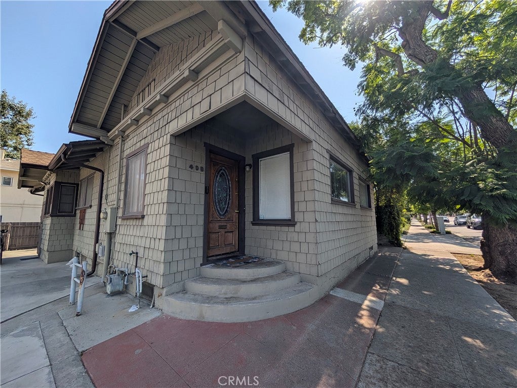 Pasadena, California, 91101, United States, 2 Bedrooms Bedrooms, ,1 BathroomBathrooms,Residential,For Sale,1938825